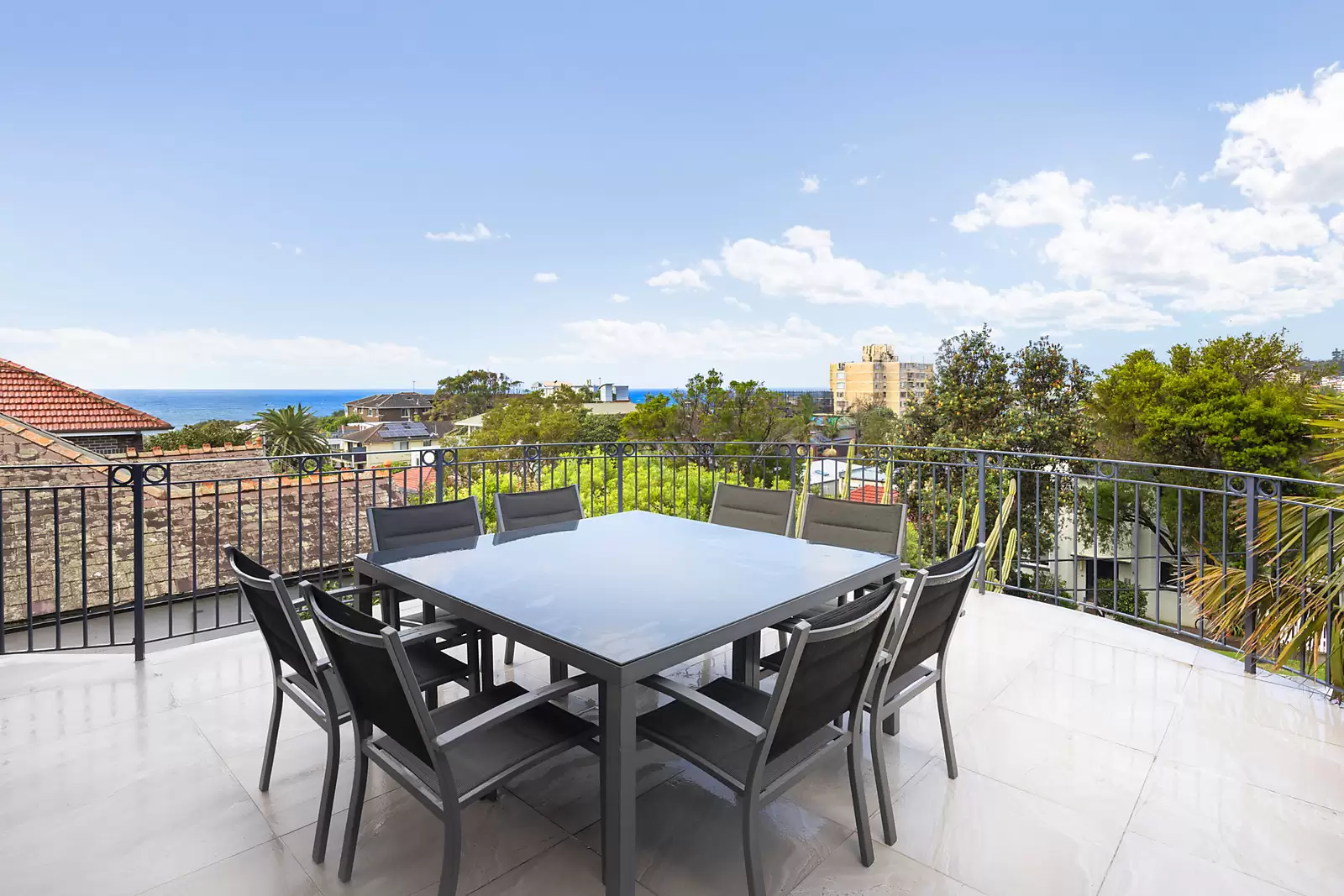 2 Moore Street, Coogee Auction by Sydney Sotheby's International Realty - image 4