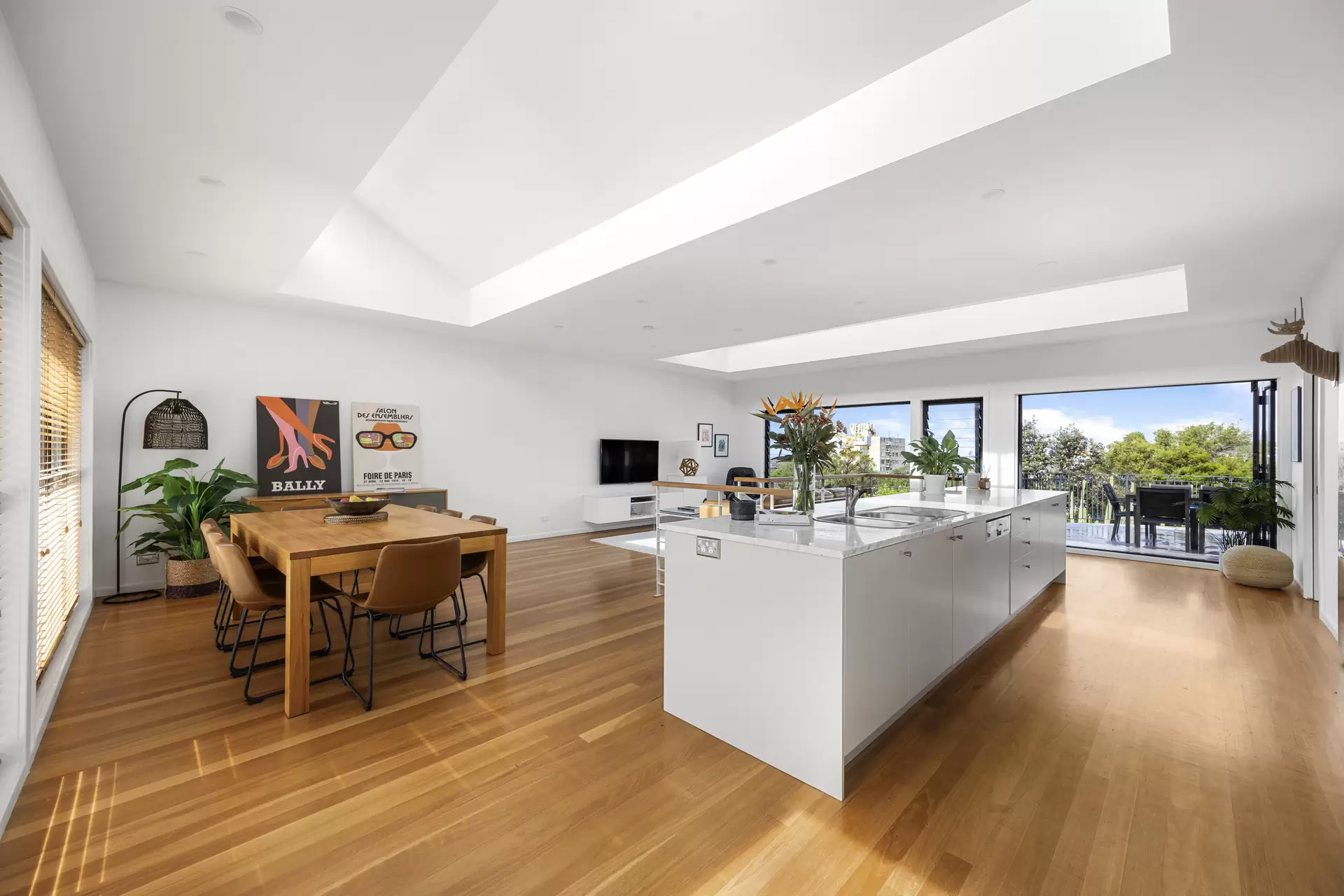 2 Moore Street, Coogee Auction by Sydney Sotheby's International Realty - image 3