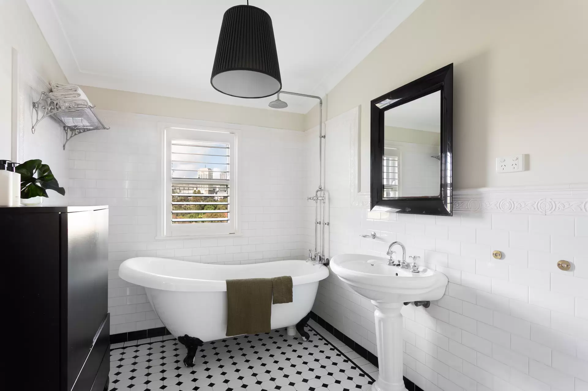 305 Edgecliff Road, Woollahra Auction by Sydney Sotheby's International Realty - image 1