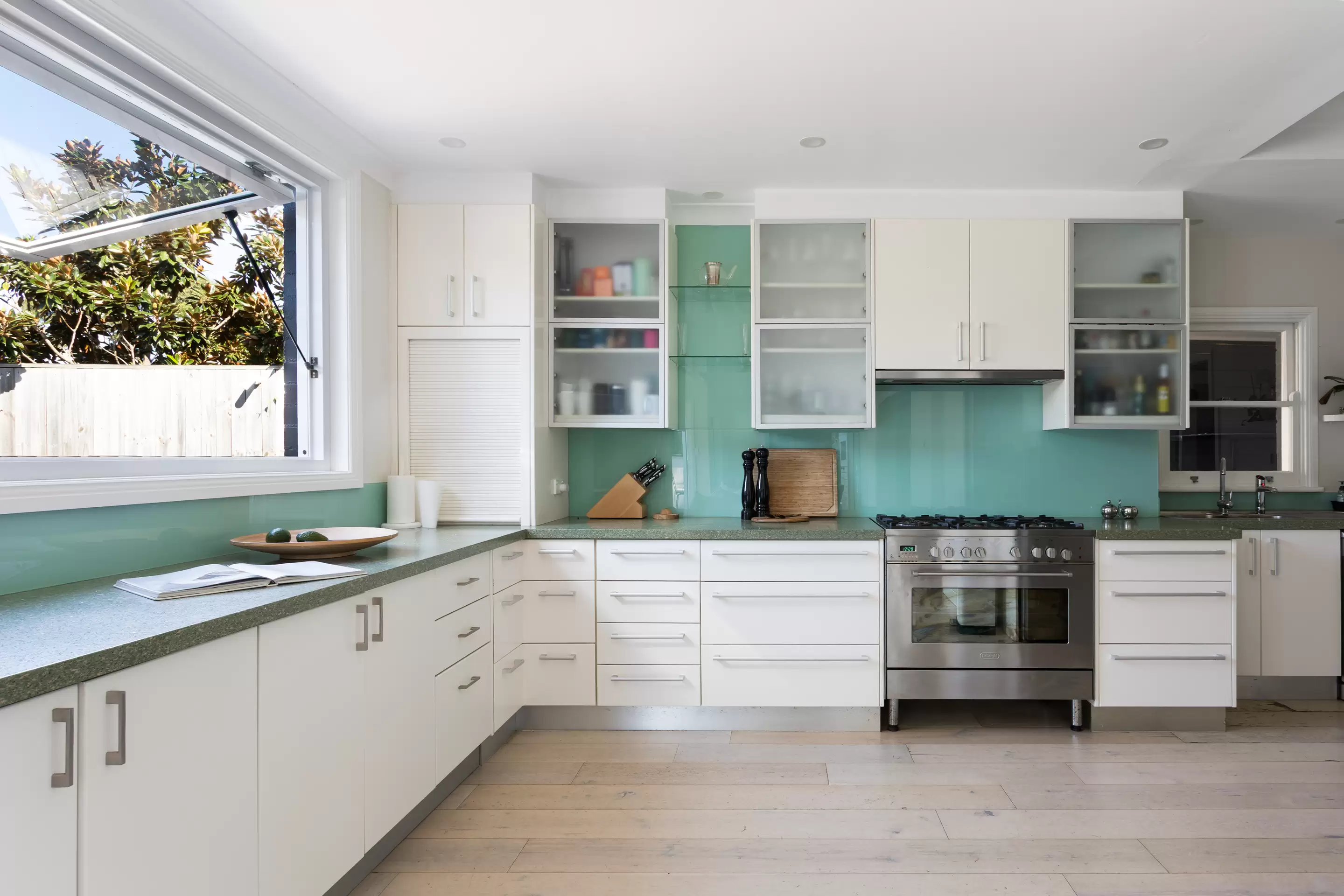 305 Edgecliff Road, Woollahra Auction by Sydney Sotheby's International Realty - image 14