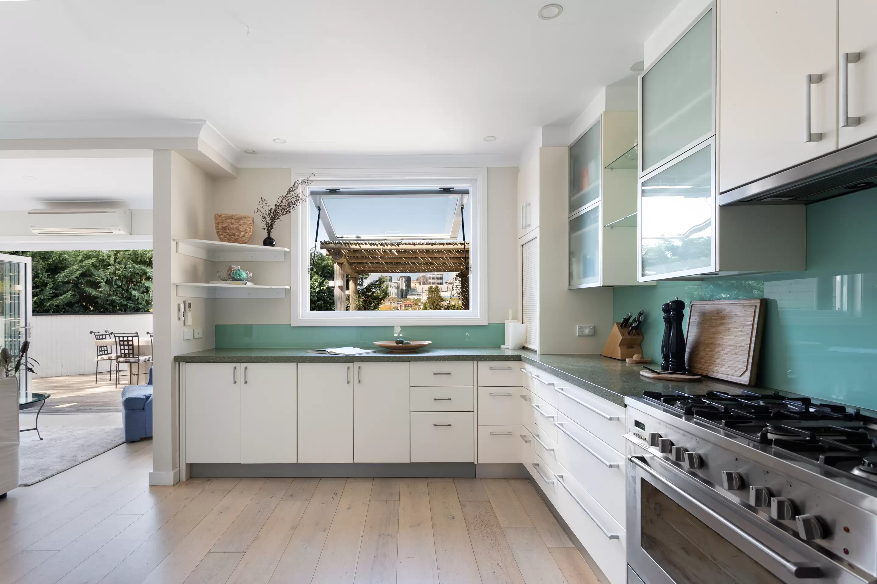 305 Edgecliff Road, Woollahra Auction by Sydney Sotheby's International Realty - image 13