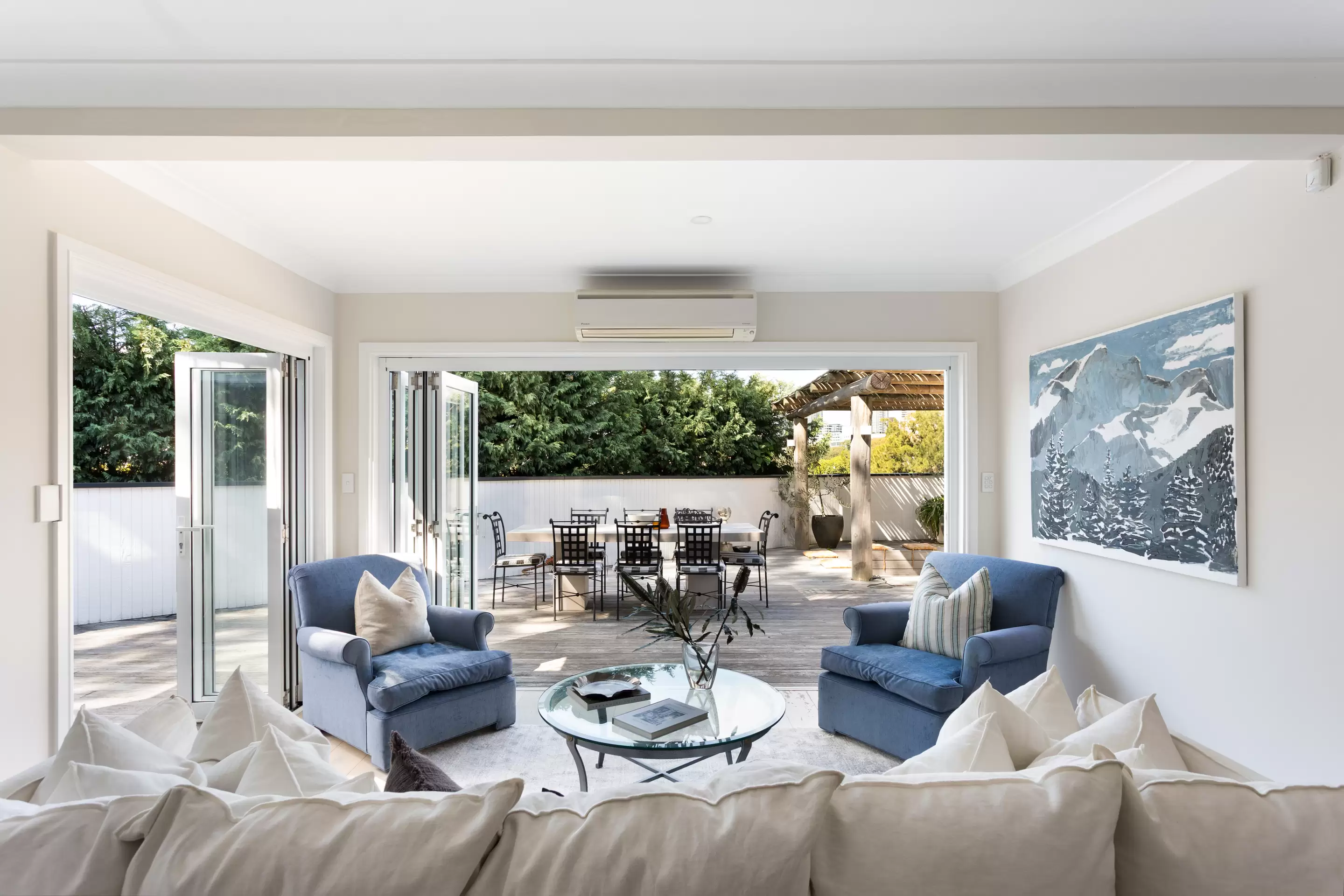 305 Edgecliff Road, Woollahra Auction by Sydney Sotheby's International Realty - image 2
