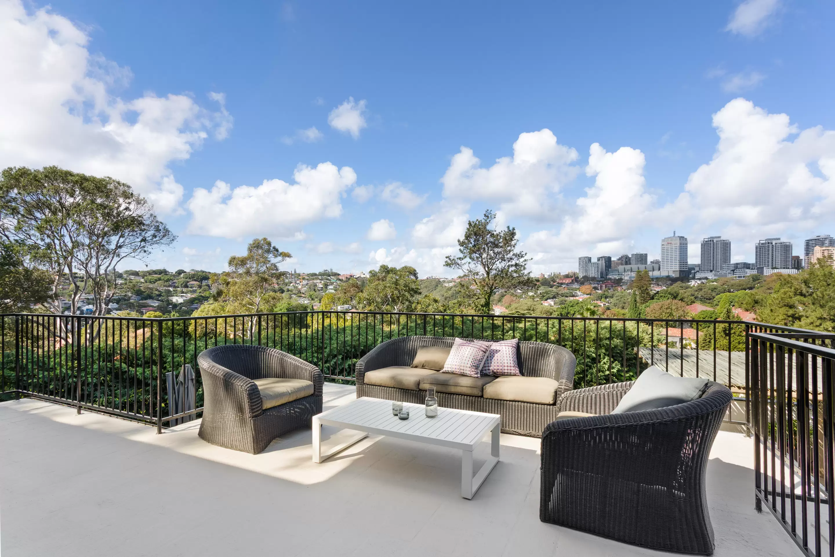 305 Edgecliff Road, Woollahra Auction by Sydney Sotheby's International Realty - image 17
