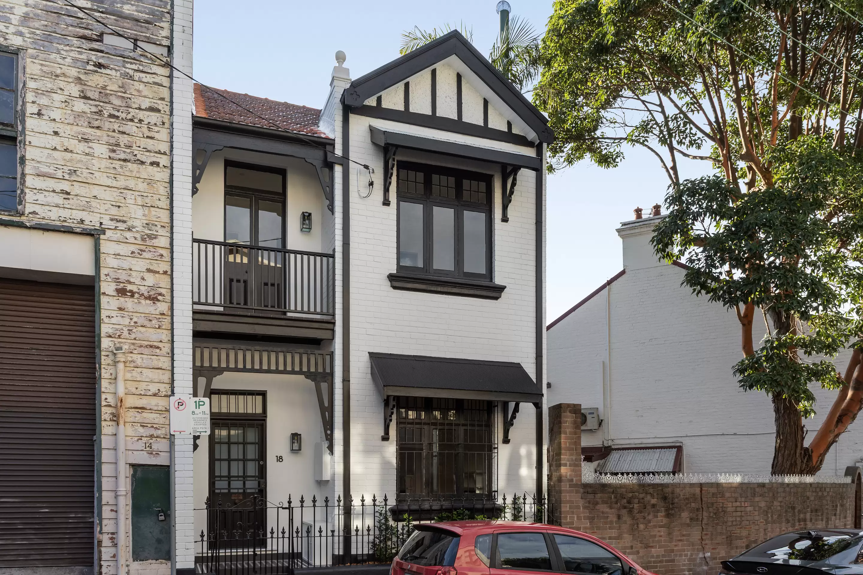 18 Comber Street, Paddington Sold by Sydney Sotheby's International Realty - image 1
