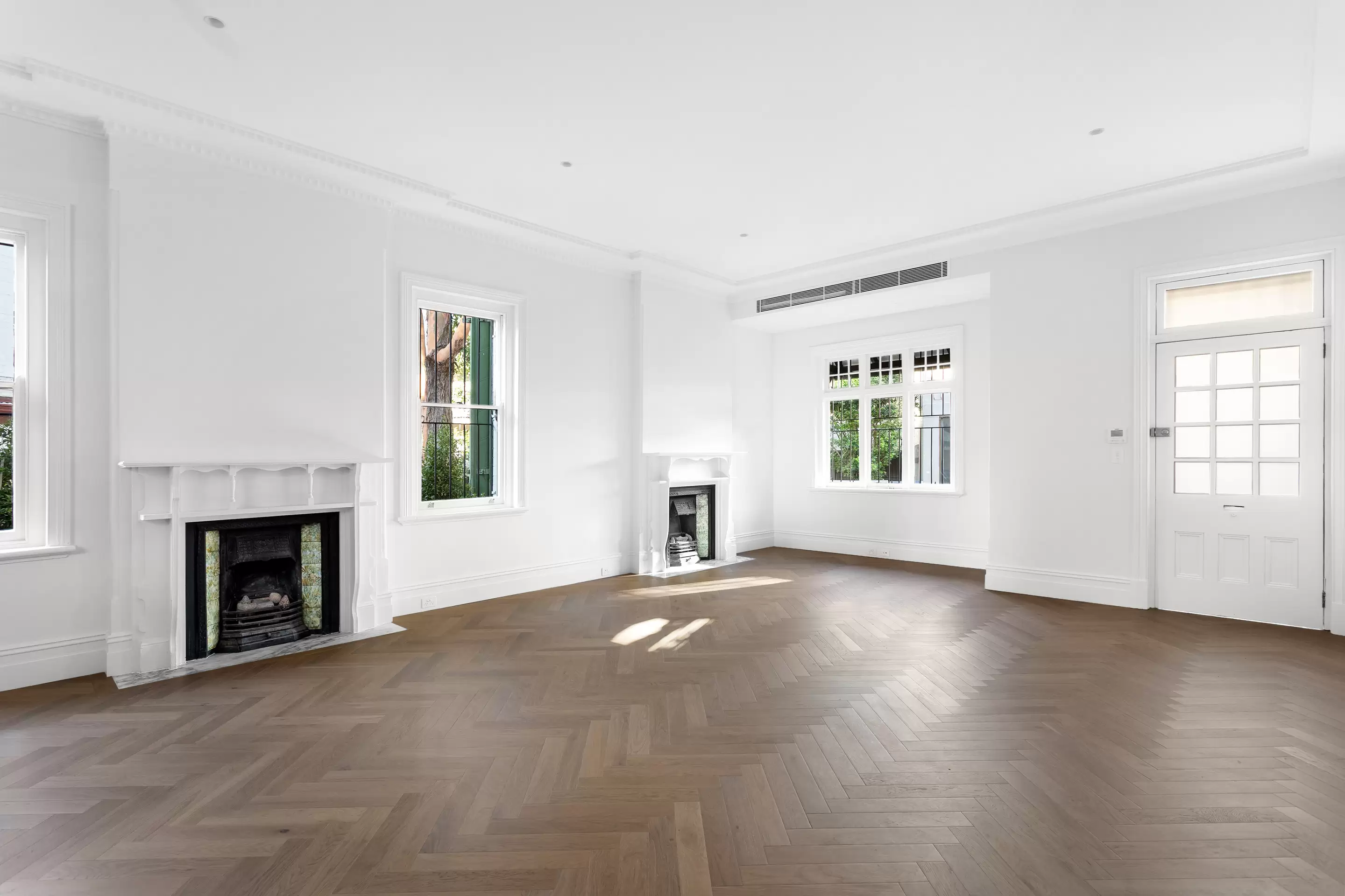 18 Comber Street, Paddington Sold by Sydney Sotheby's International Realty - image 2