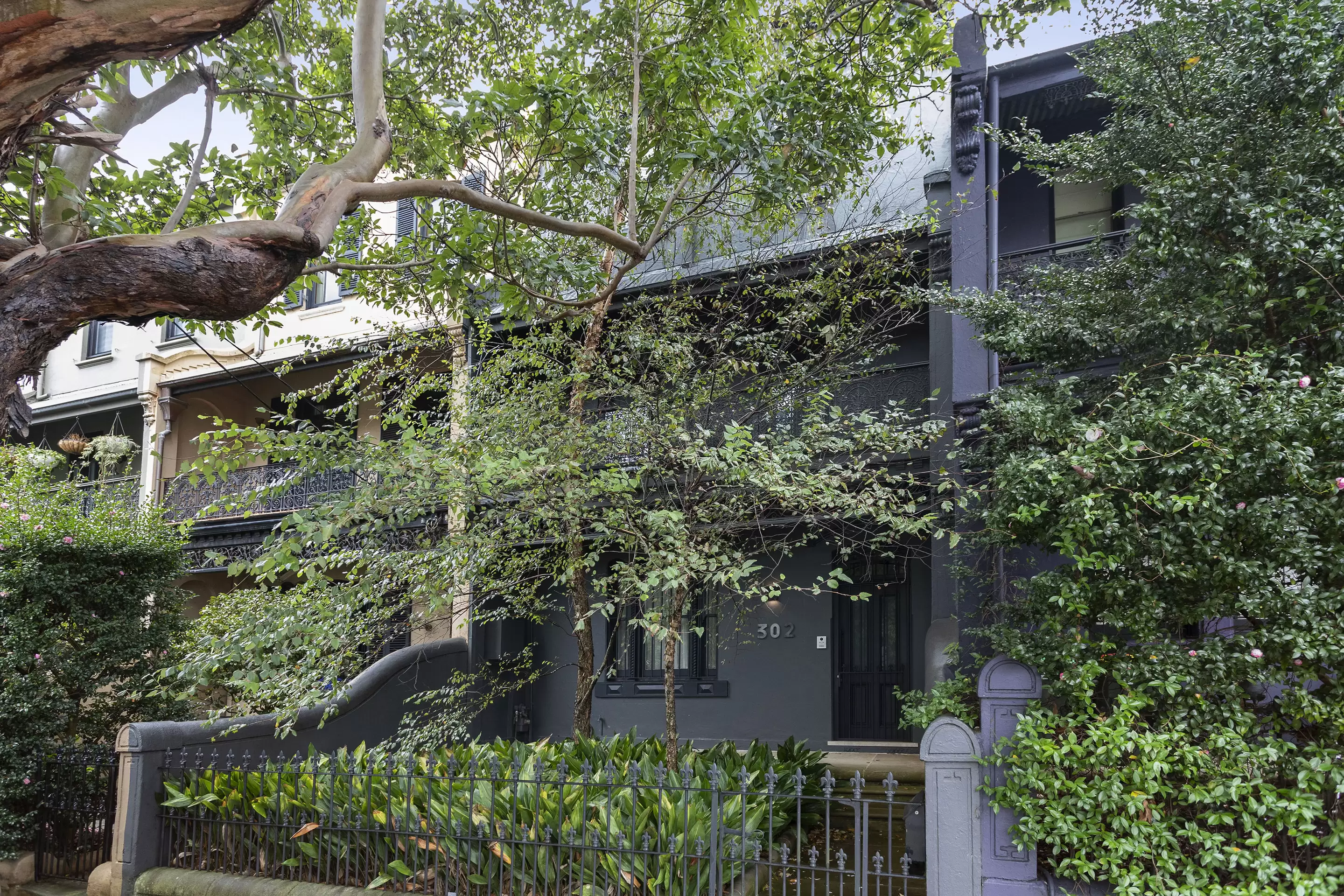 302 Moore Park Road, Paddington Sold by Sydney Sotheby's International Realty - image 1