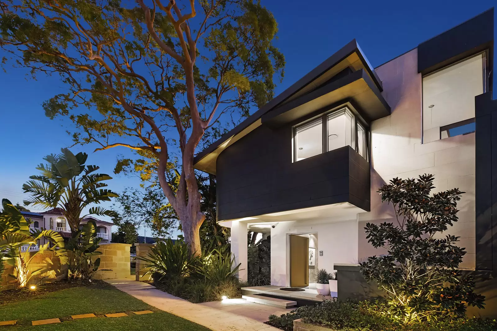 161 Kangaroo Point Road, Kangaroo Point For Sale by Sydney Sotheby's International Realty - image 2