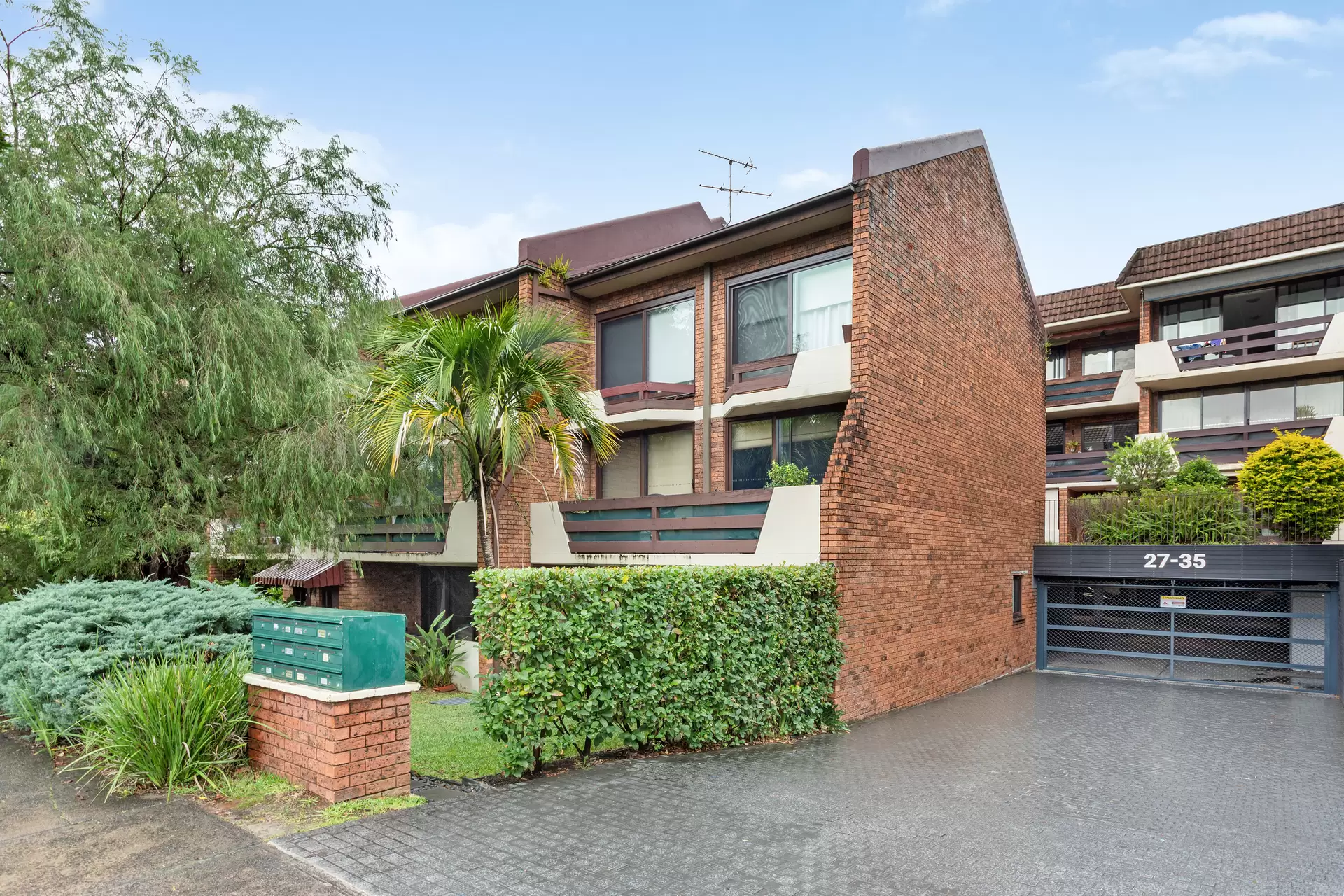 11/27-35 Cook Road, Centennial Park Sold by Sydney Sotheby's International Realty - image 1