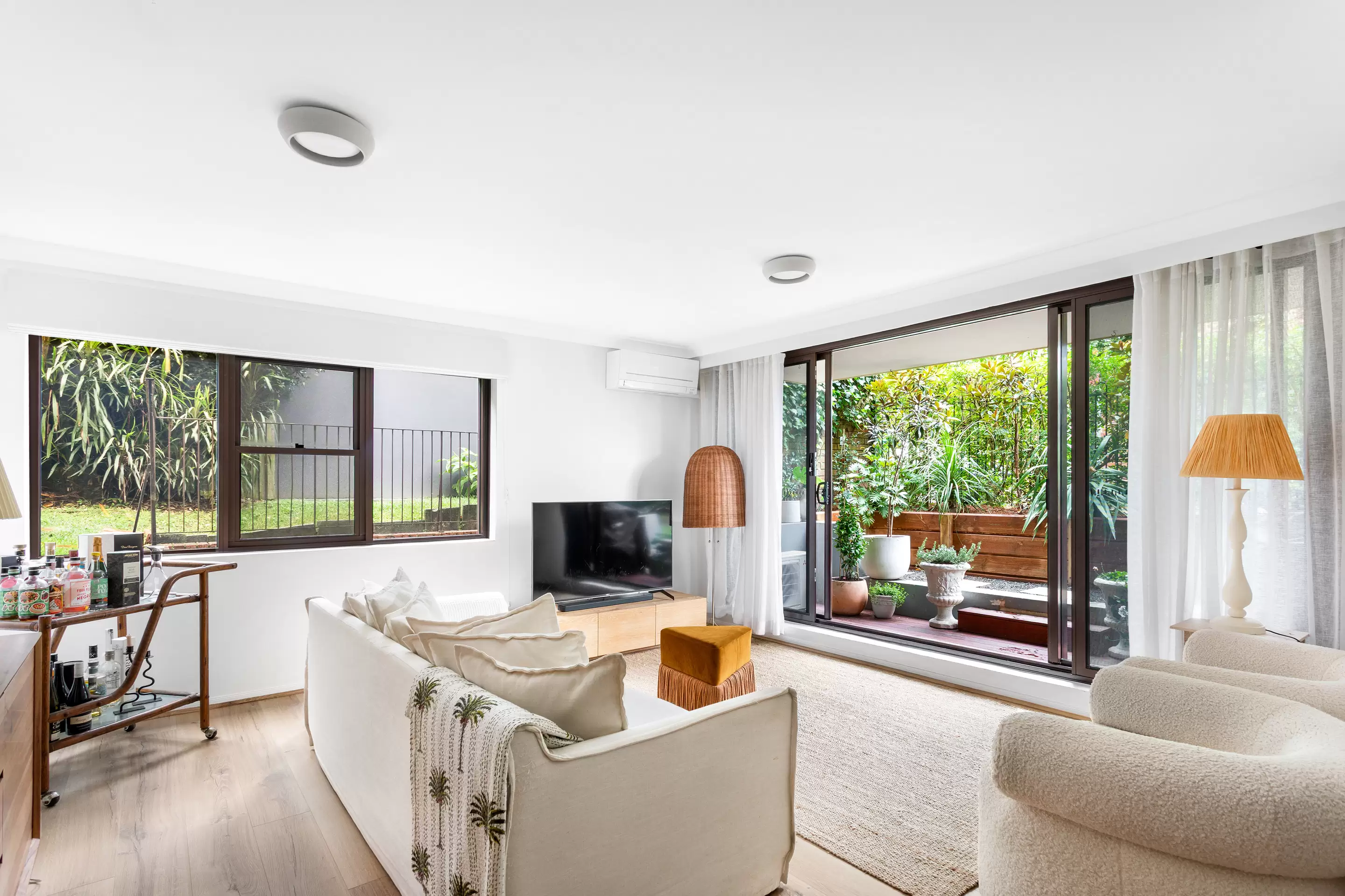 11/27-35 Cook Road, Centennial Park Sold by Sydney Sotheby's International Realty - image 2