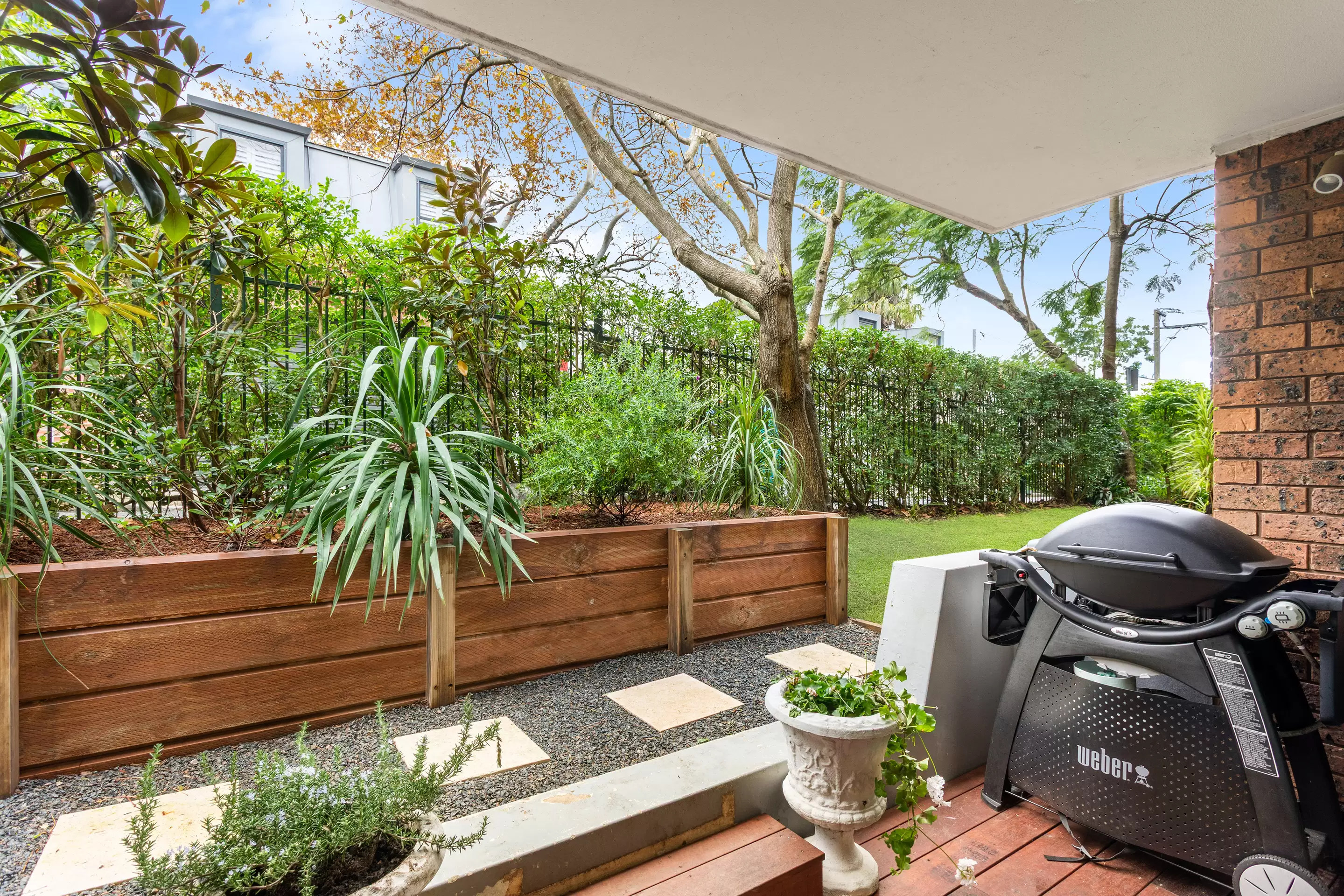 11/27-35 Cook Road, Centennial Park Sold by Sydney Sotheby's International Realty - image 3