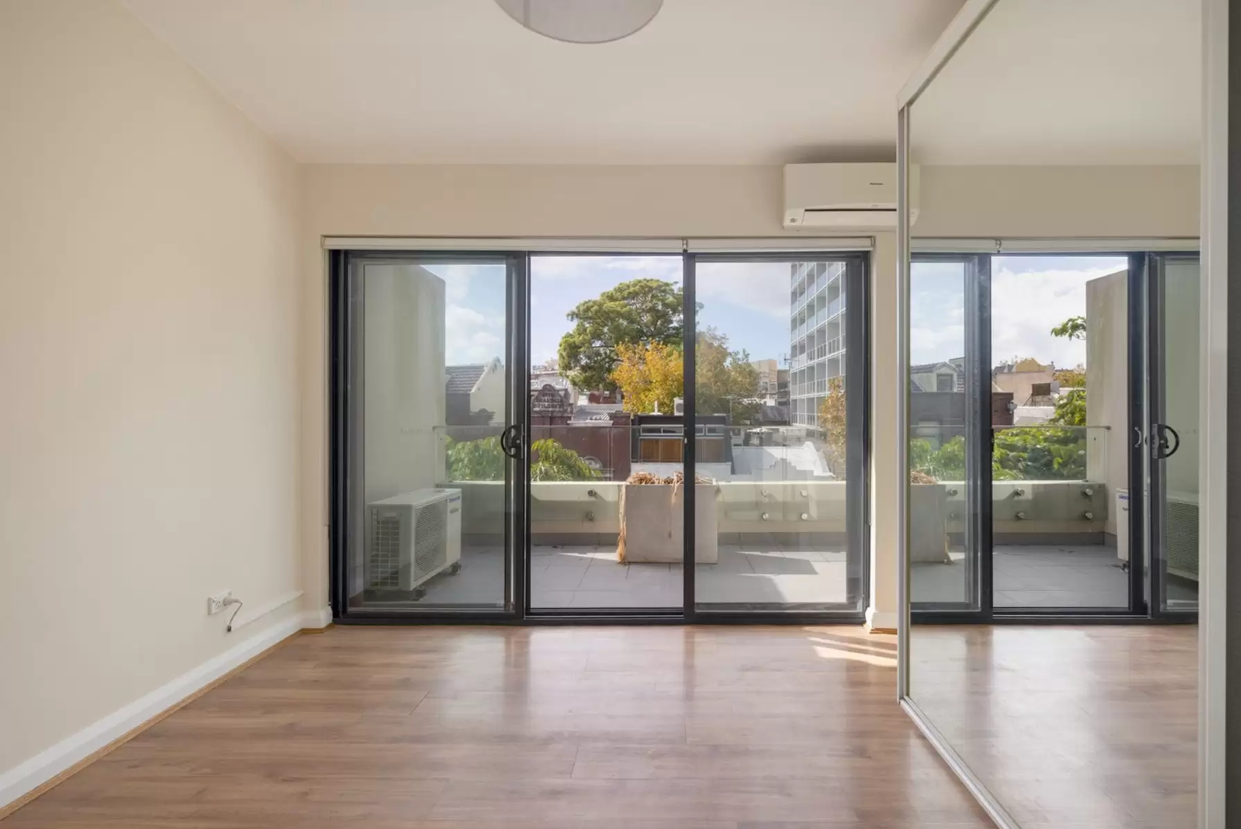 10/265 Crown Street, Surry Hills Sold by Sydney Sotheby's International Realty - image 4