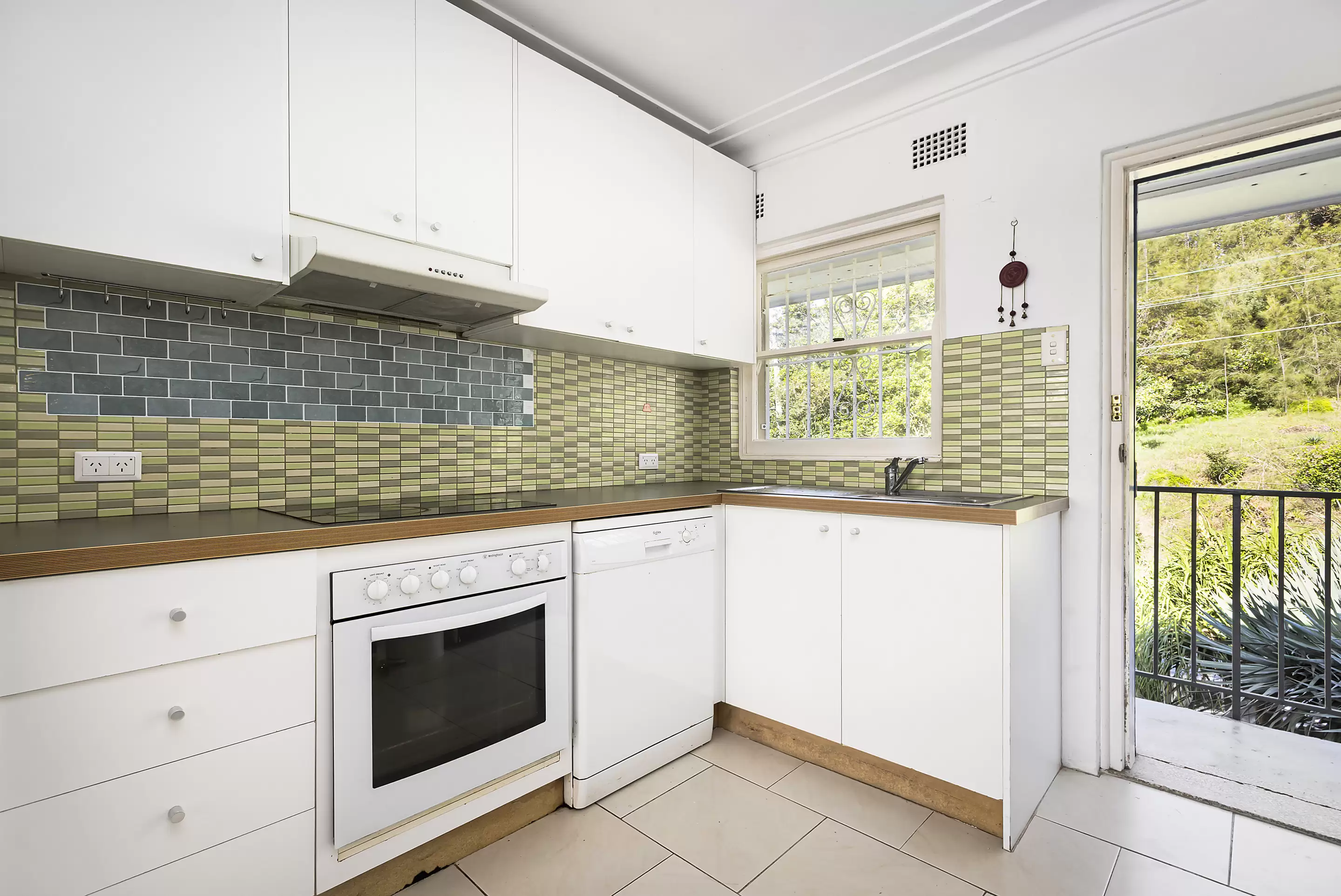 8/205 Beach Street, Coogee Auction by Sydney Sotheby's International Realty - image 5