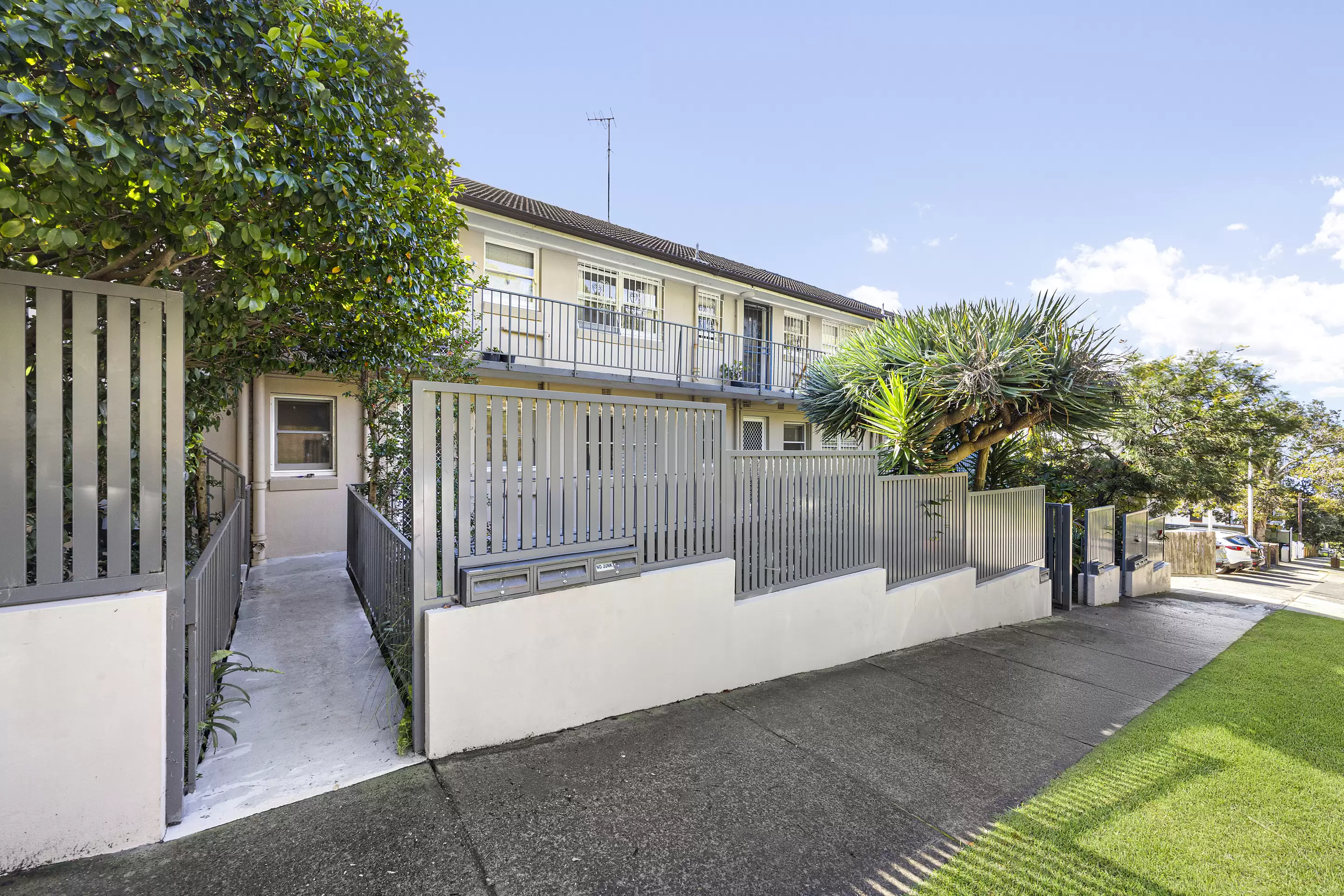 8/205 Beach Street, Coogee Auction by Sydney Sotheby's International Realty - image 7
