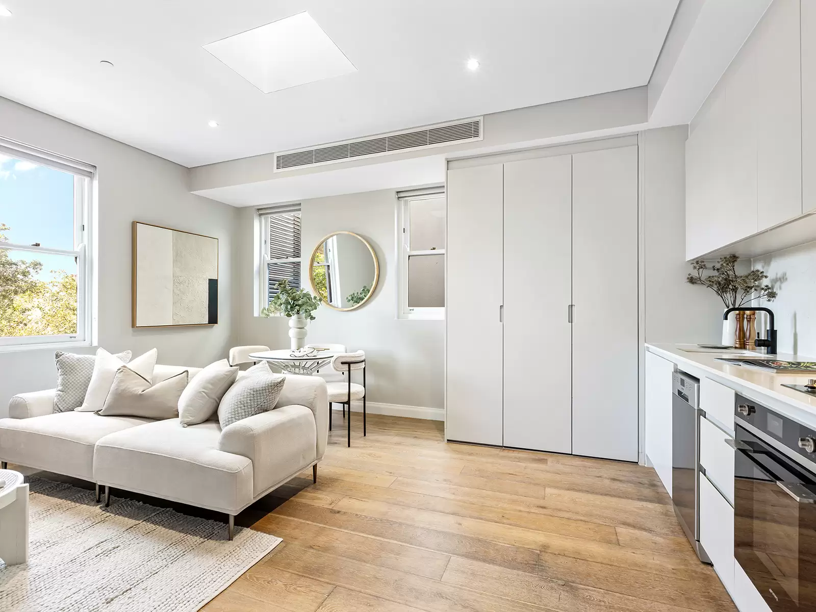 10/94 Pitt Street, Redfern Sold by Sydney Sotheby's International Realty - image 2