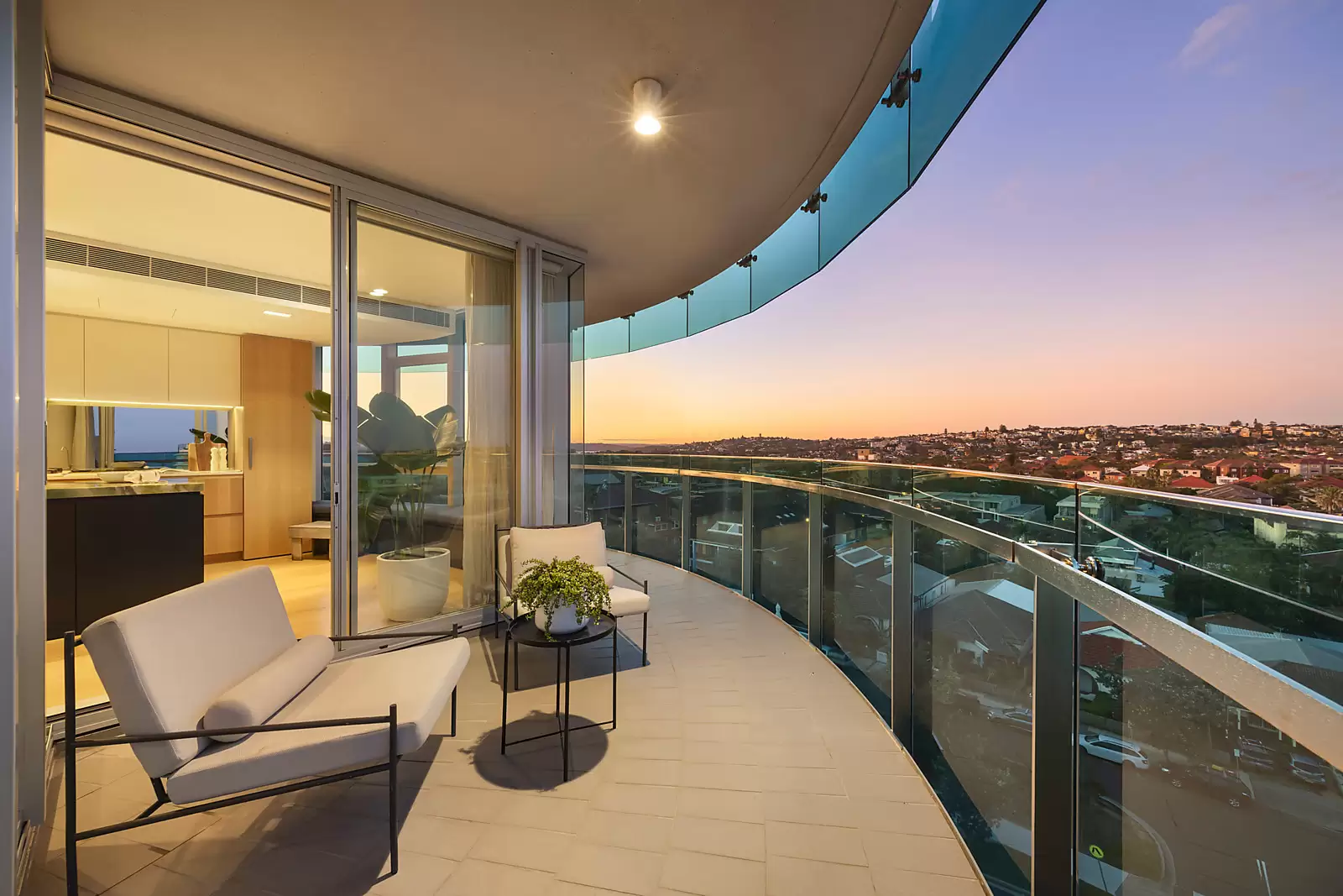 605/63 Hall Street, Bondi Beach Auction by Sydney Sotheby's International Realty - image 7