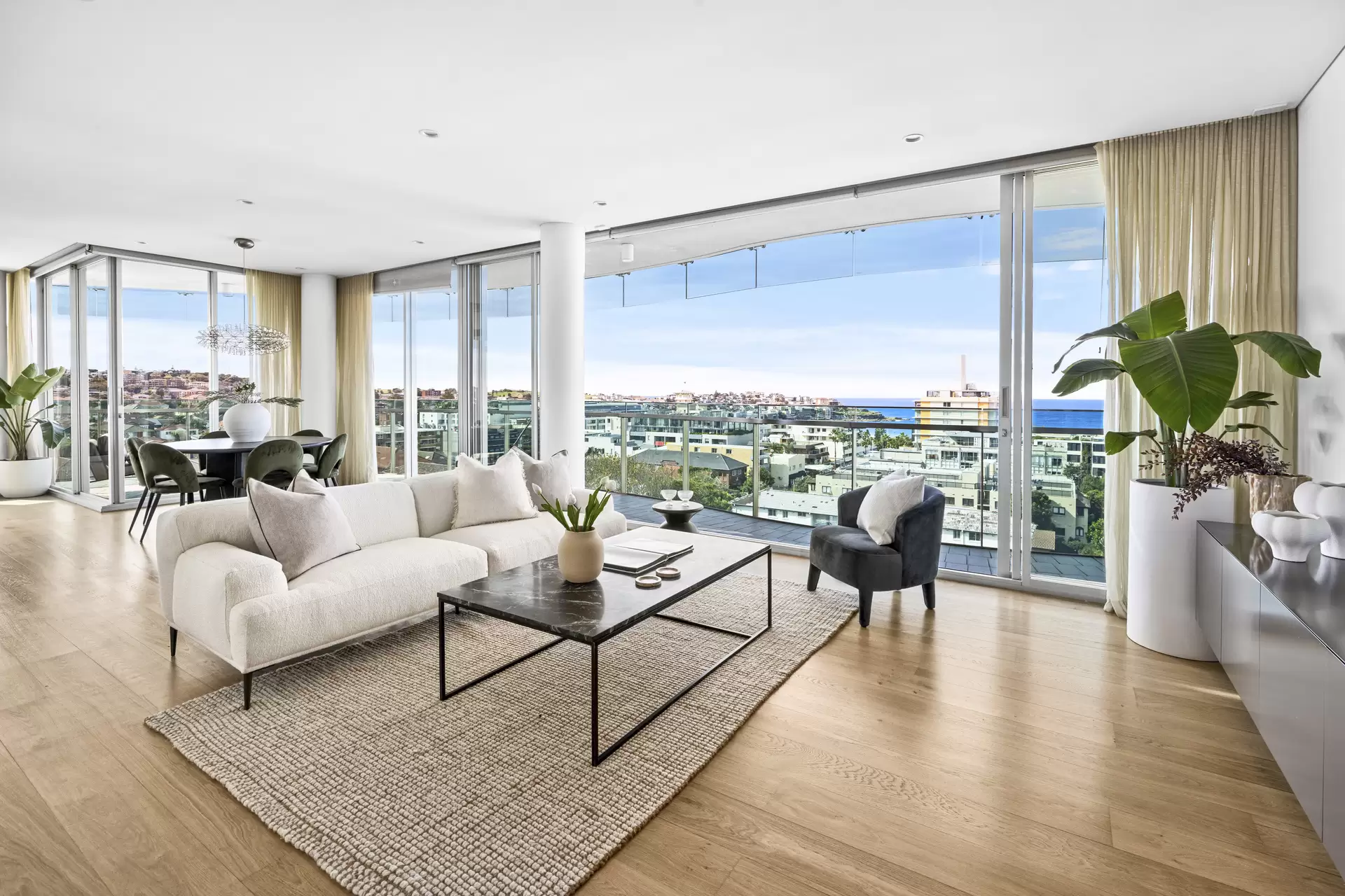 605/63 Hall Street, Bondi Beach Auction by Sydney Sotheby's International Realty - image 5