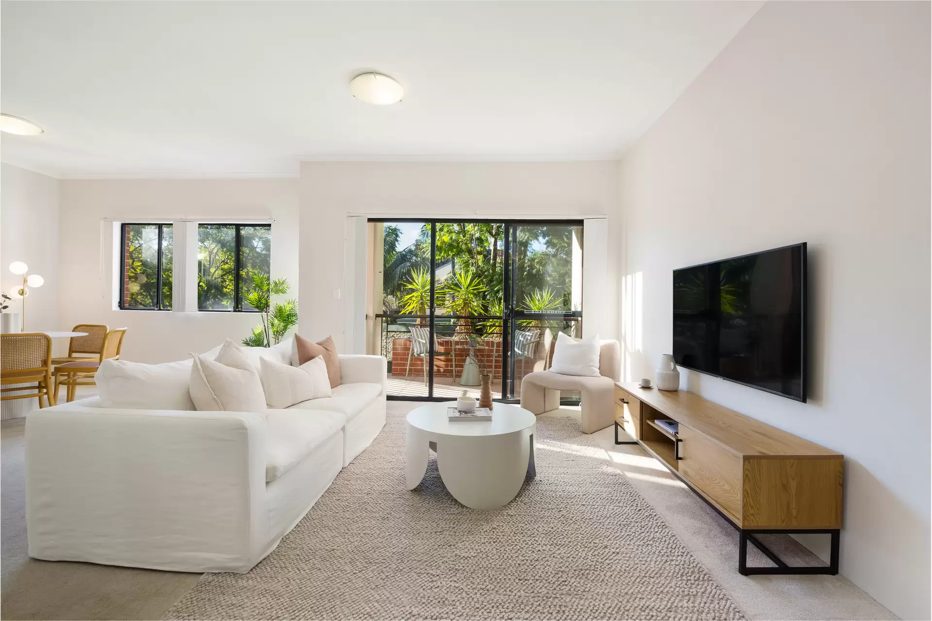 23/6 Dutruc Street, Randwick Sold by Sydney Sotheby's International Realty - image 1