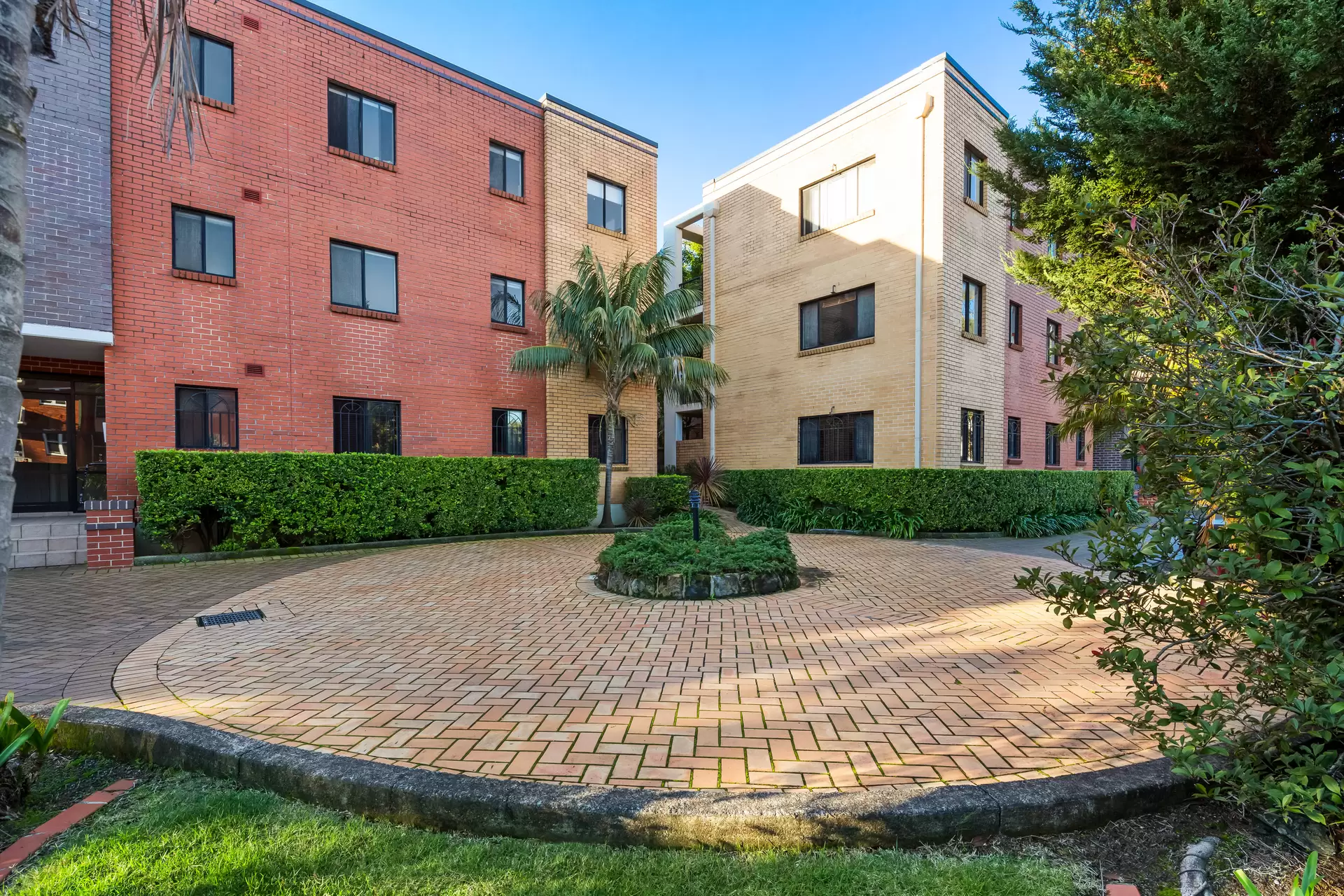 23/6 Dutruc Street, Randwick Sold by Sydney Sotheby's International Realty - image 1