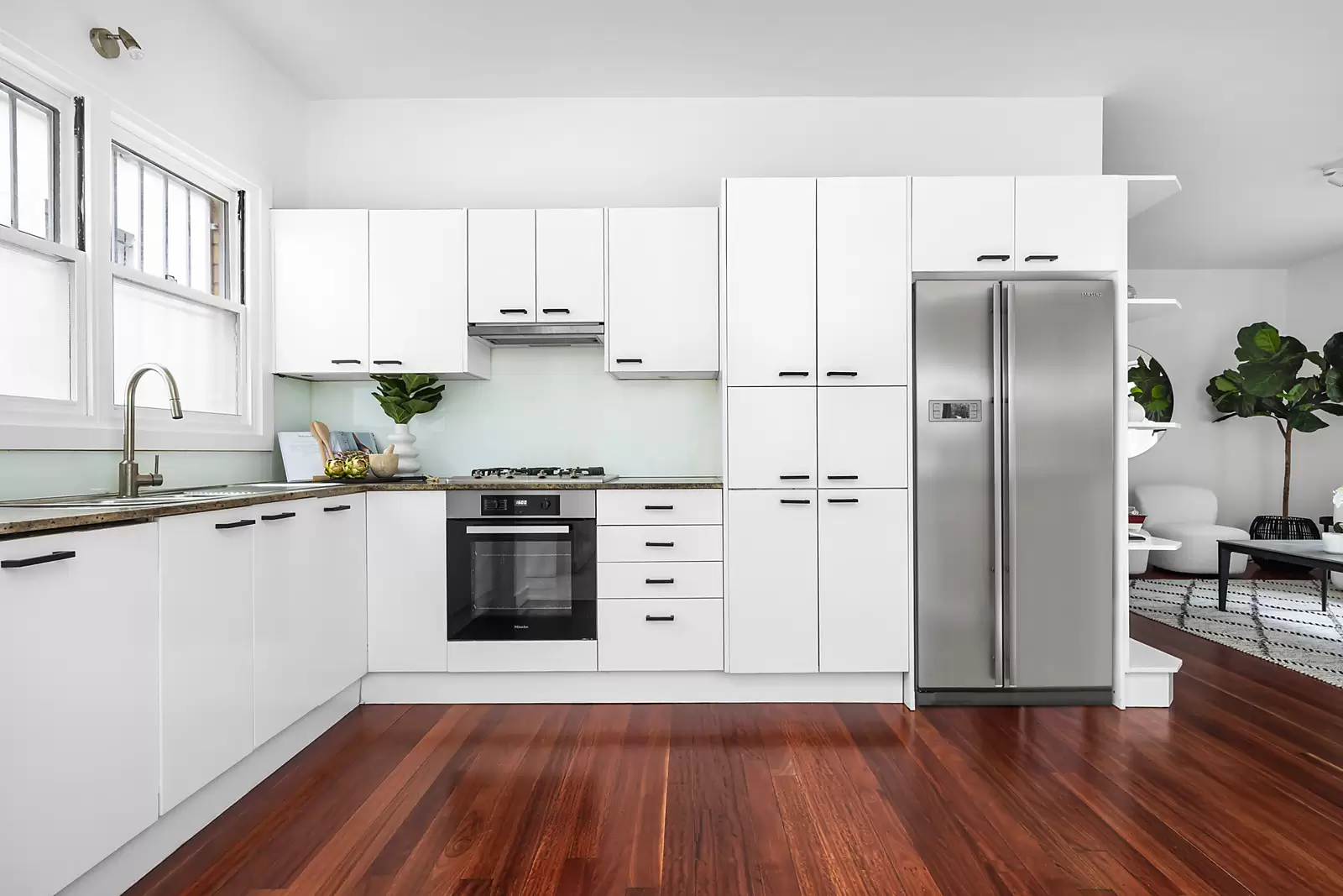2/320 Edgecliff Road, Woollahra Auction by Sydney Sotheby's International Realty - image 2