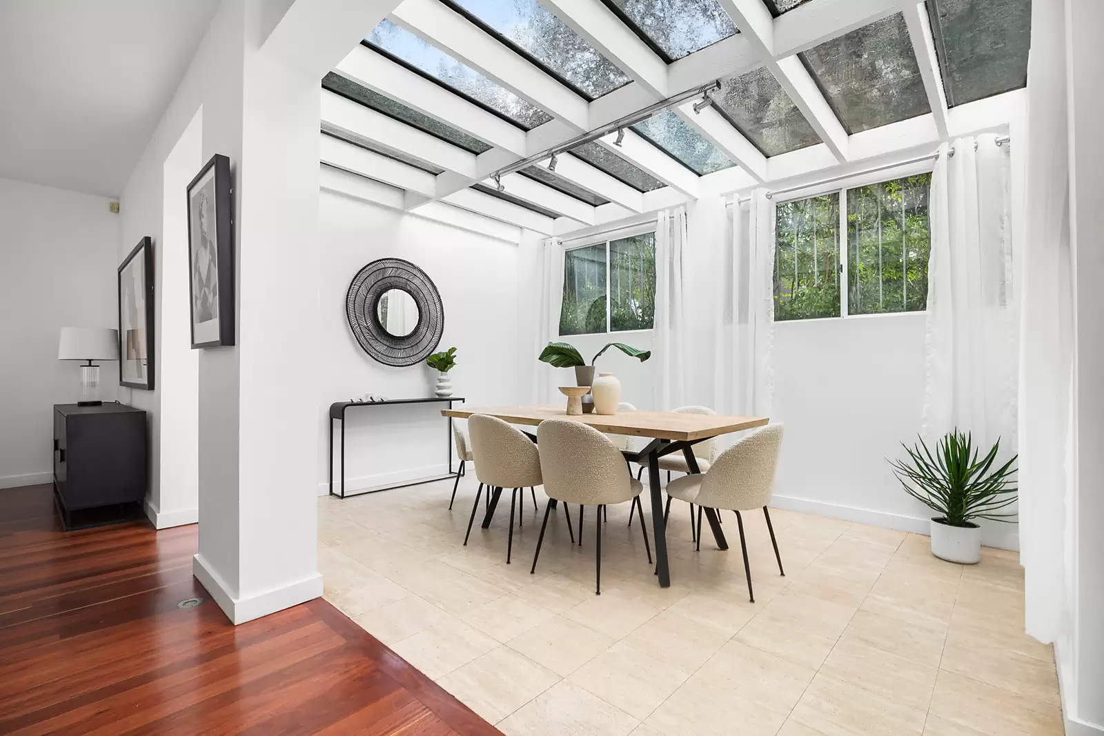 2/320 Edgecliff Road, Woollahra Auction by Sydney Sotheby's International Realty - image 3