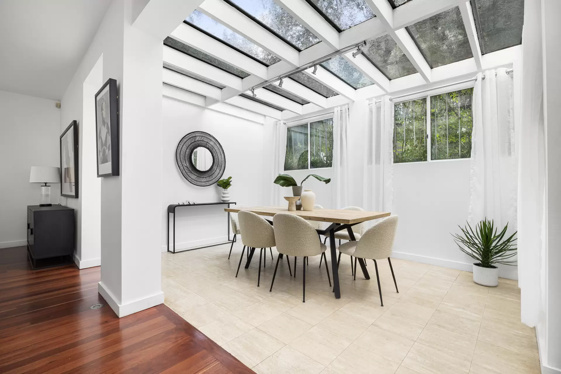 2/320 Edgecliff Road, Woollahra Auction by Sydney Sotheby's International Realty - image 2