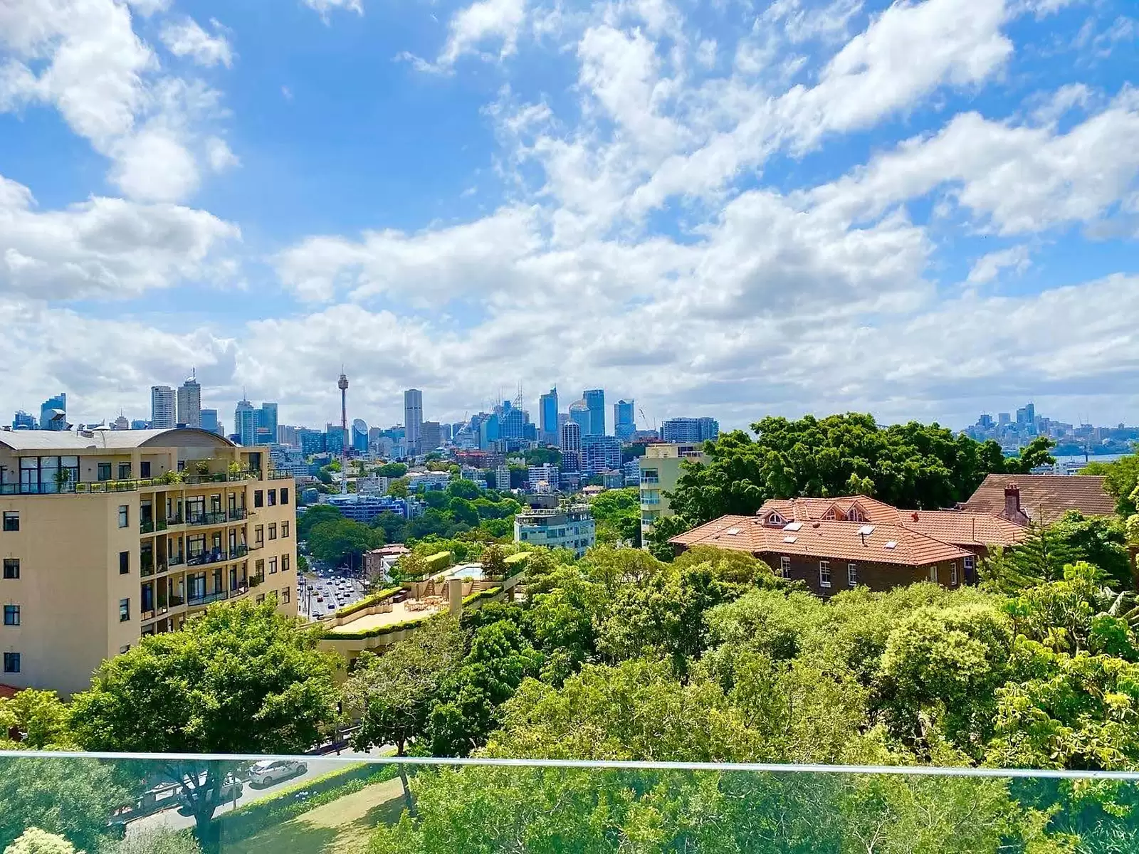 6C/3 Darling Point Road, Darling Point For Sale by Sydney Sotheby's International Realty - image 2