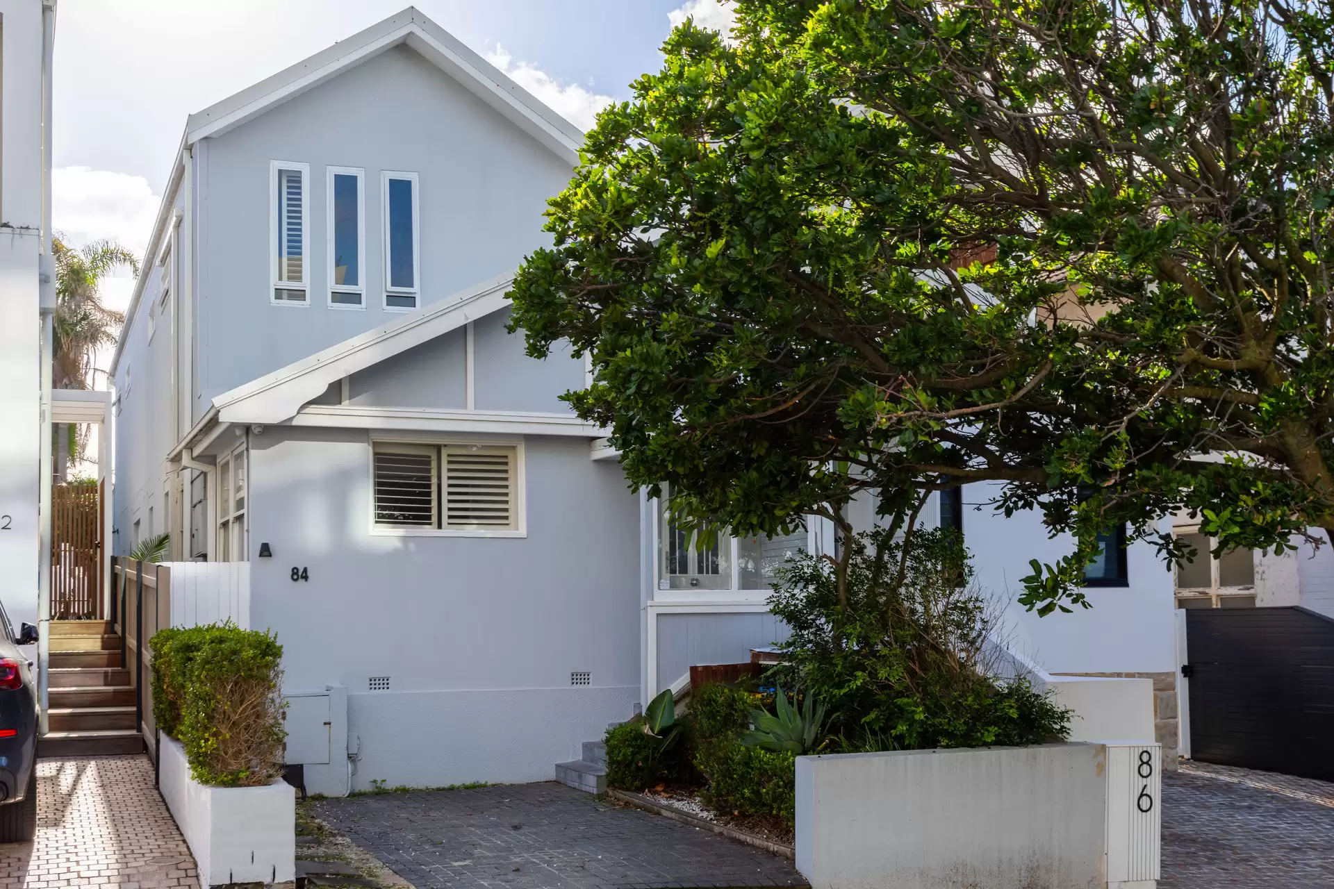 84 Ramsgate Avenue, Bondi Beach Sold by Sydney Sotheby's International Realty - image 1