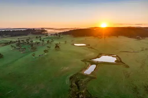 3262 Braidwood Road, Lake Bathurst Auction by Sydney Sotheby's International Realty