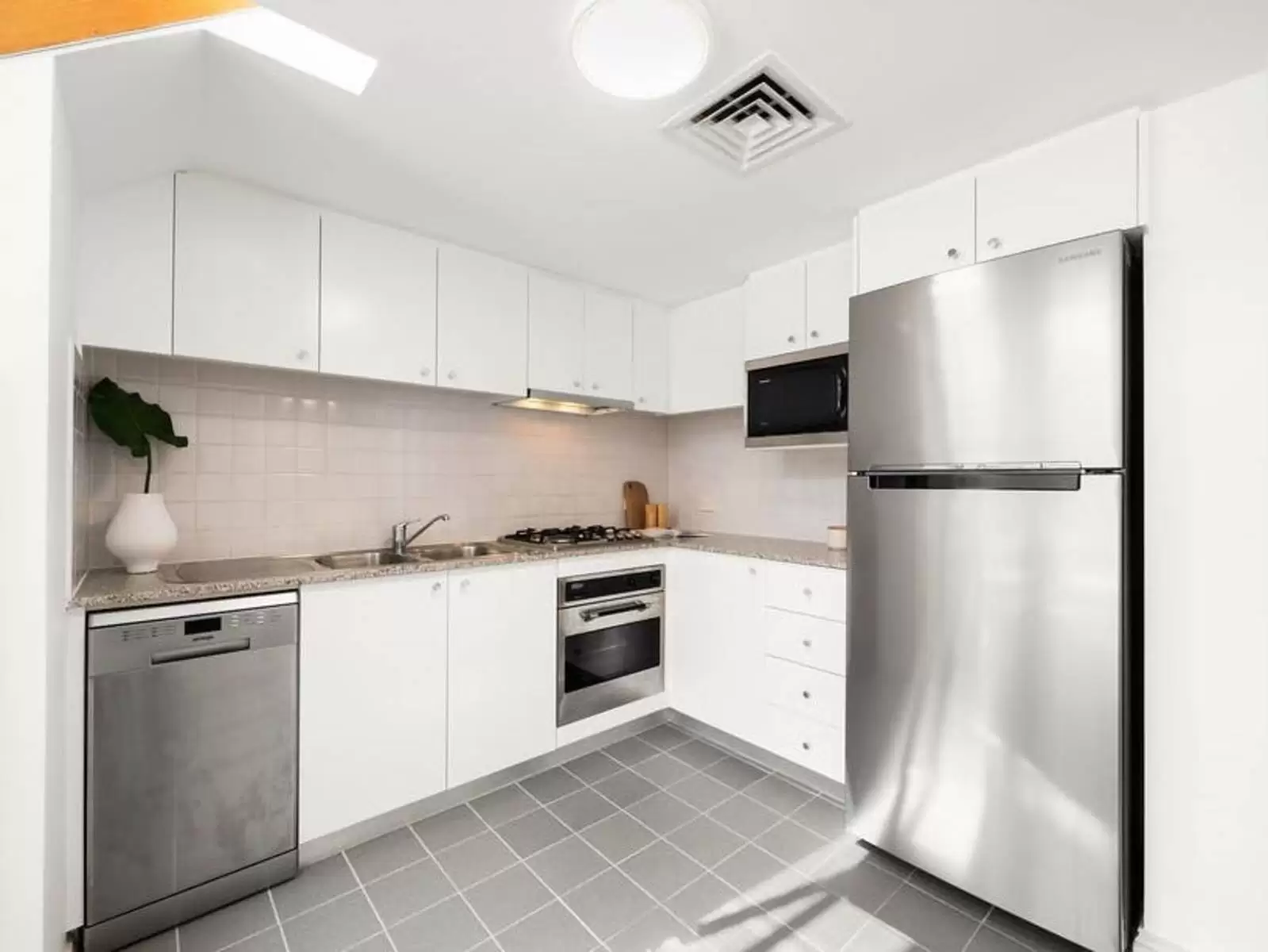 578/6C Cowper Wharf Road, Woolloomooloo For Lease by Sydney Sotheby's International Realty - image 6