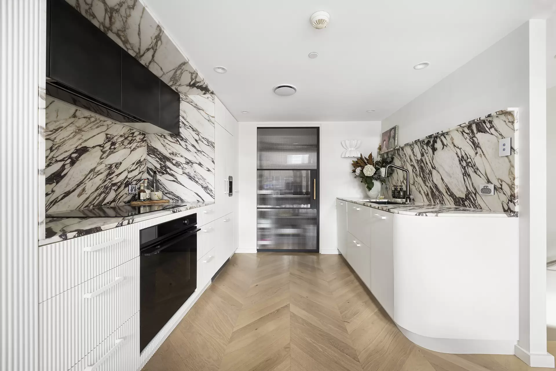 503/6E Cowper Wharf Roadway, Woolloomooloo Auction by Sydney Sotheby's International Realty - image 4