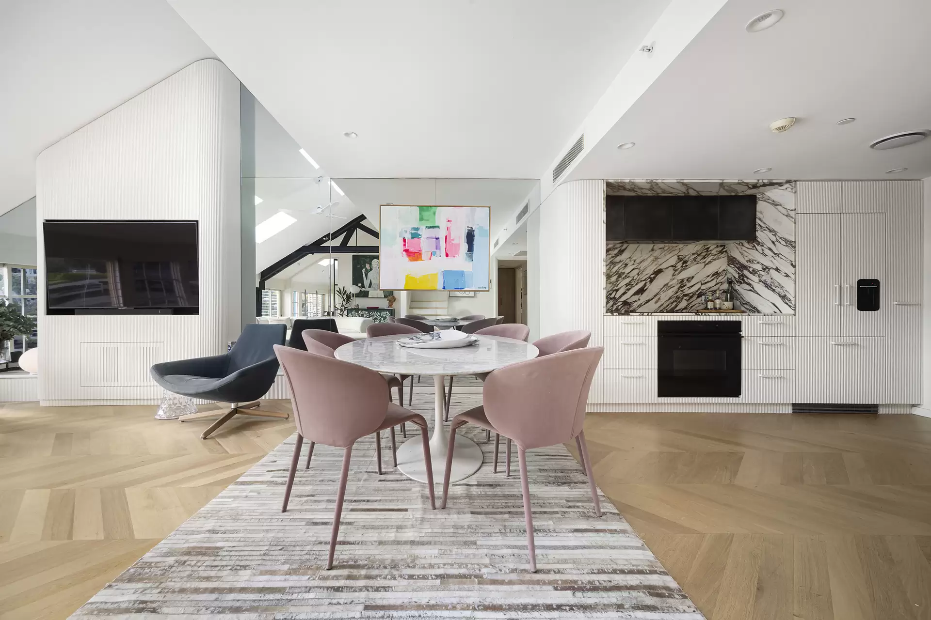 503/6E Cowper Wharf Roadway, Woolloomooloo Auction by Sydney Sotheby's International Realty - image 2