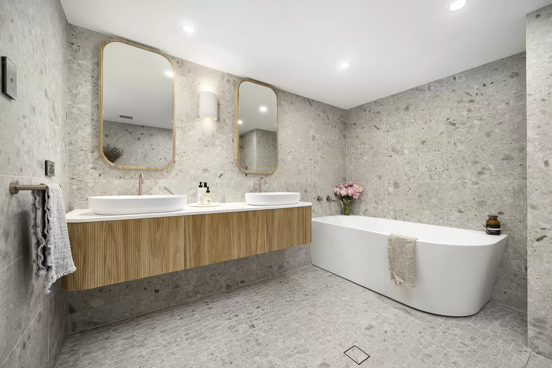 503/6E Cowper Wharf Roadway, Woolloomooloo Auction by Sydney Sotheby's International Realty - image 8