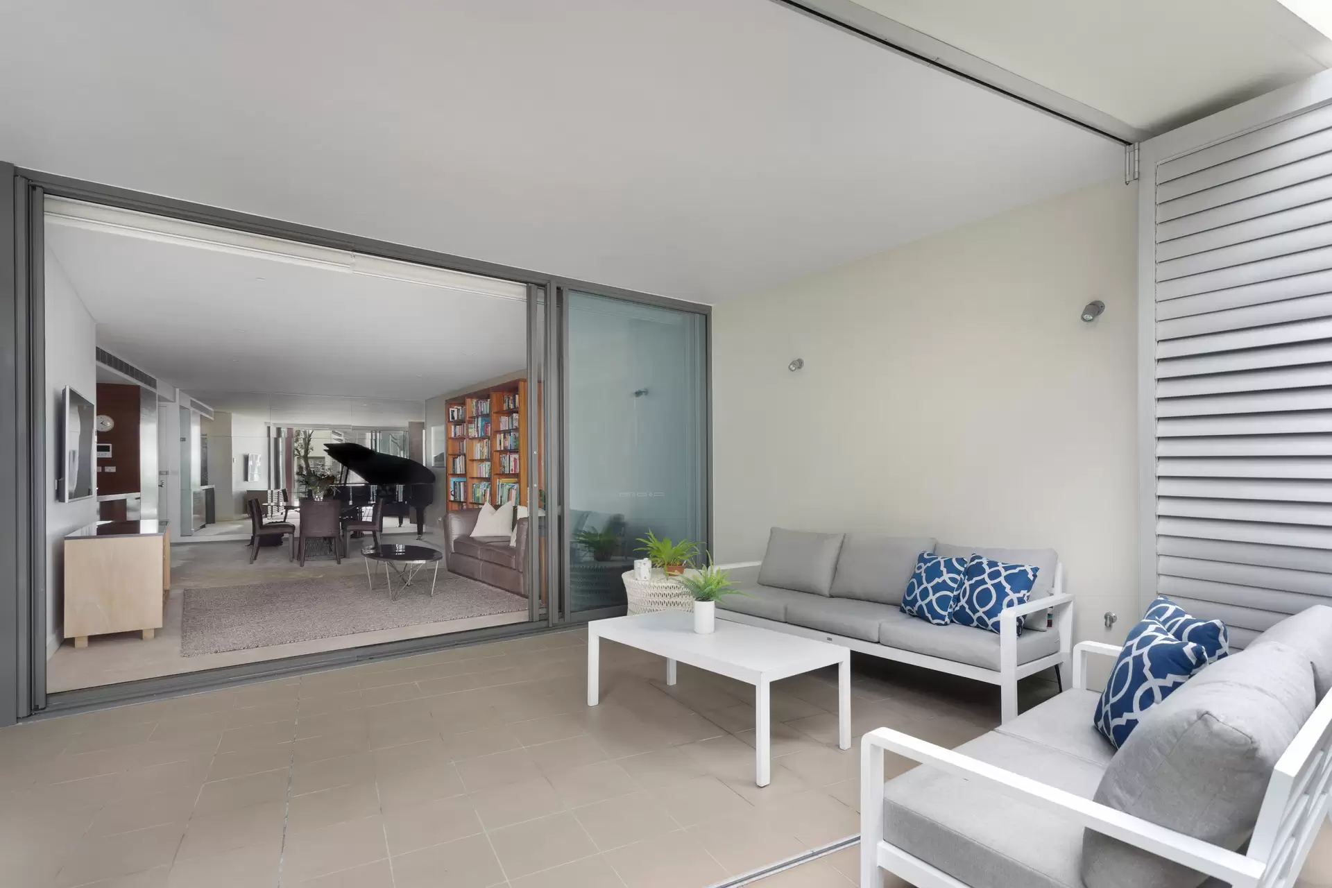 12/16 Neild Avenue, Darlinghurst Auction by Sydney Sotheby's International Realty - image 1