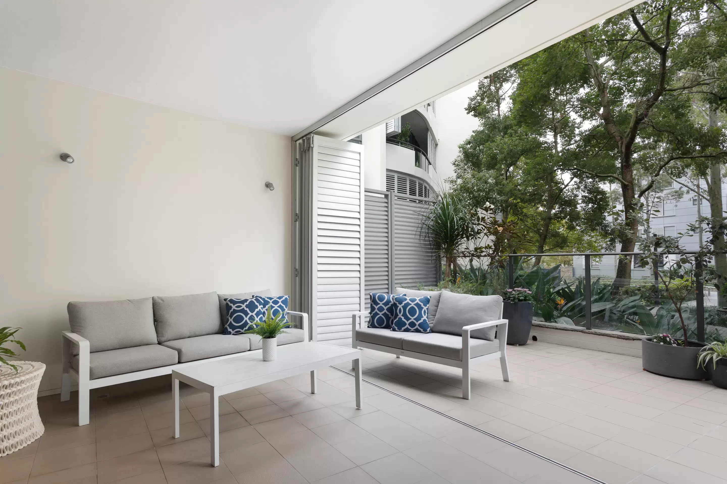 12/16 Neild Avenue, Darlinghurst Auction by Sydney Sotheby's International Realty - image 3
