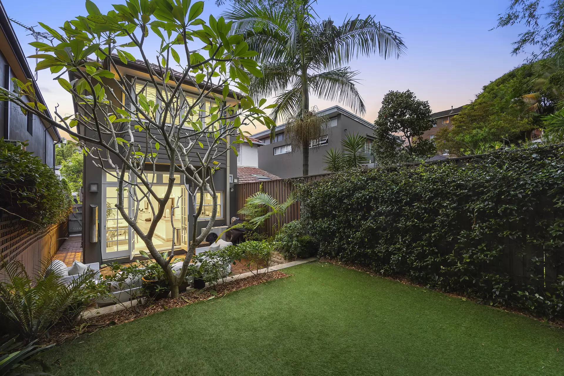 63 Anglesea Street, Bondi Auction by Sydney Sotheby's International Realty - image 2