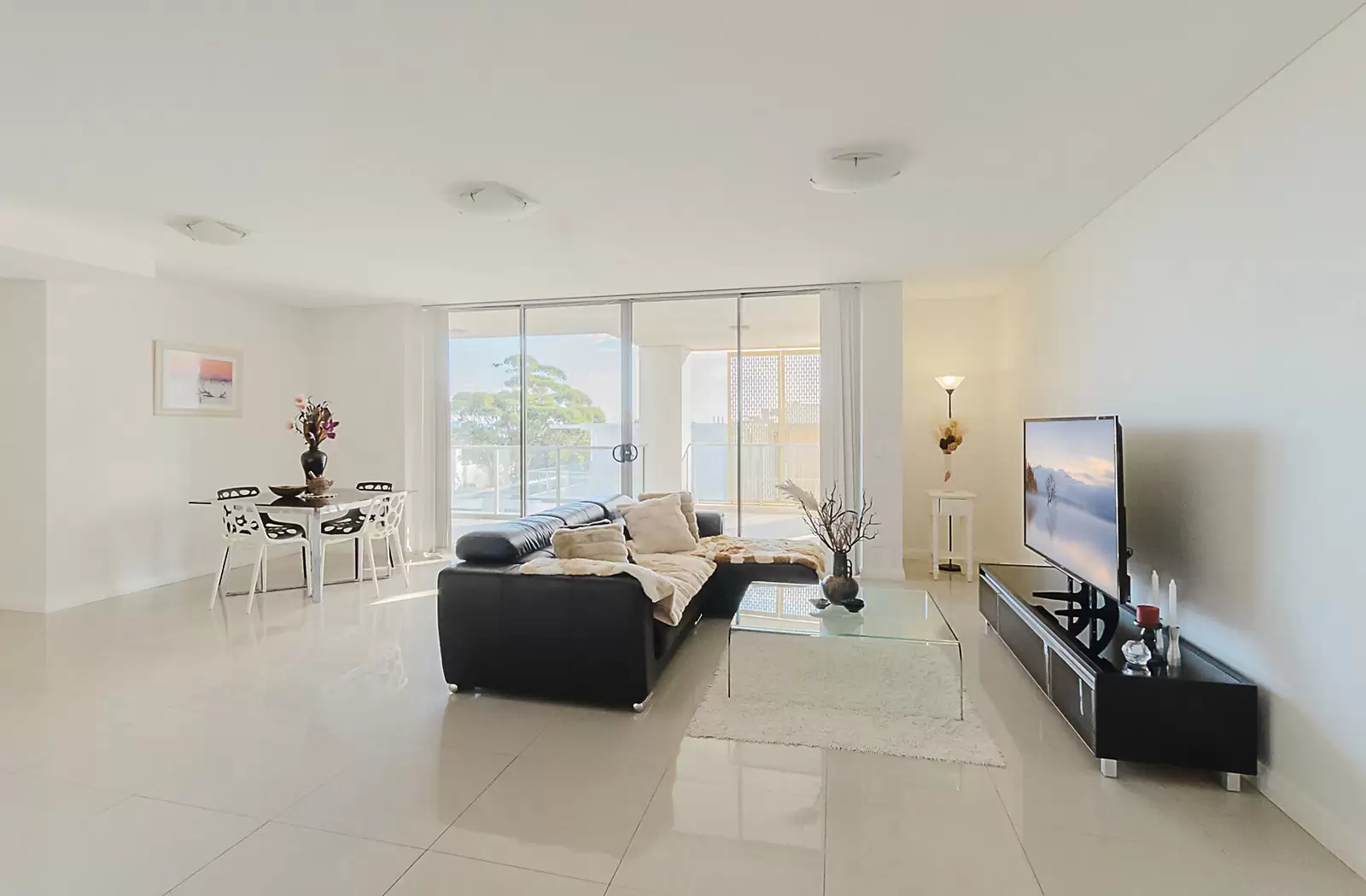 606/15 Flack Avenue, Hillsdale For Sale by Sydney Sotheby's International Realty - image 2