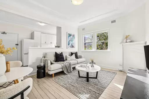6/1 Lowe Street, Clovelly Auction by Sydney Sotheby's International Realty
