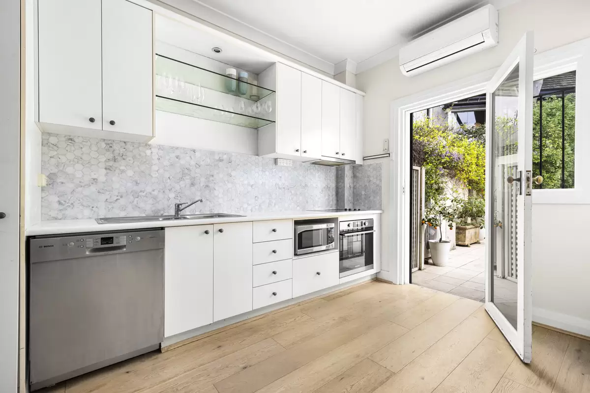 4/116 Carrington Road, Randwick Sold by Sydney Sotheby's International Realty - image 4