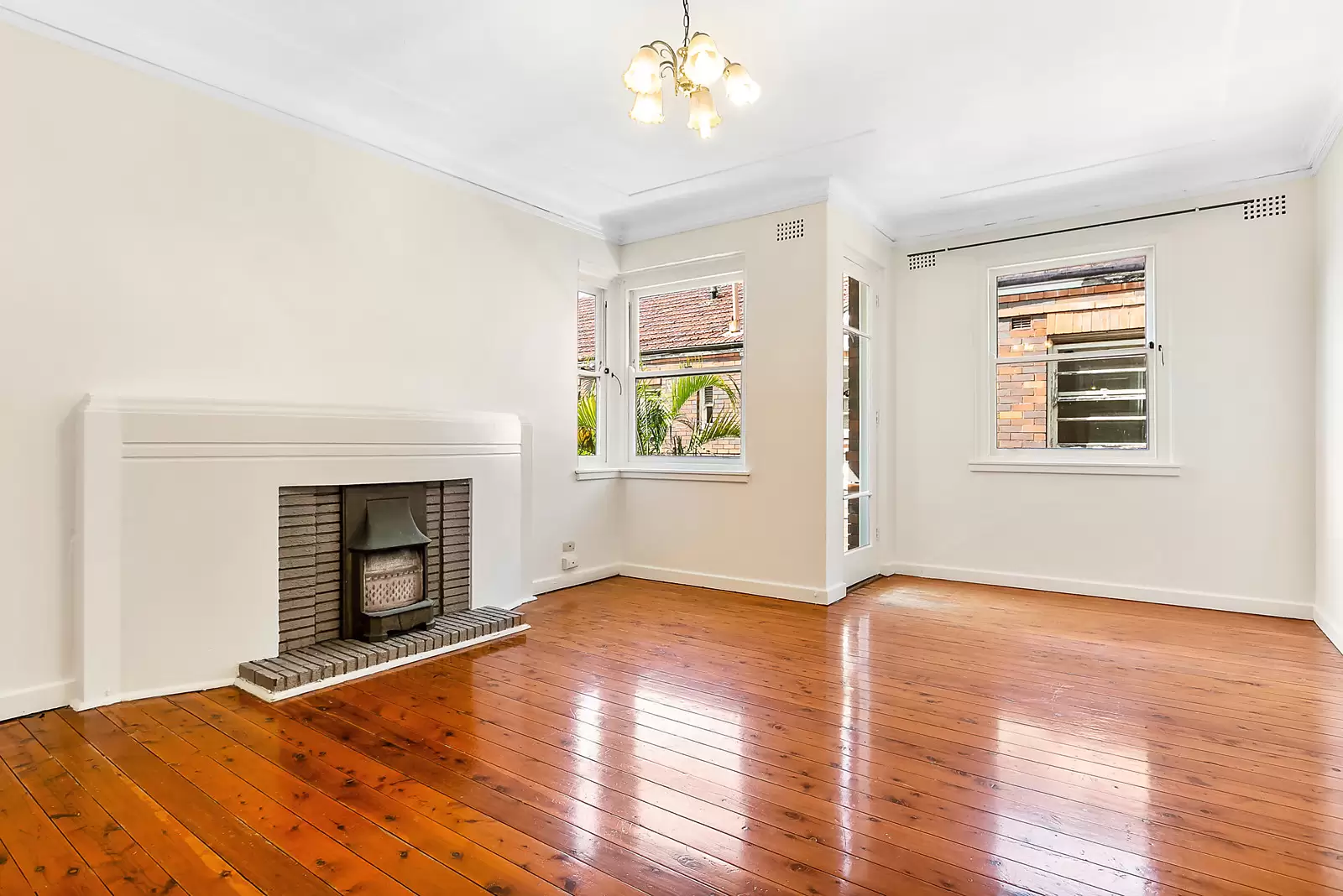 595 New South Head Road, Rose Bay Auction by Sydney Sotheby's International Realty - image 9