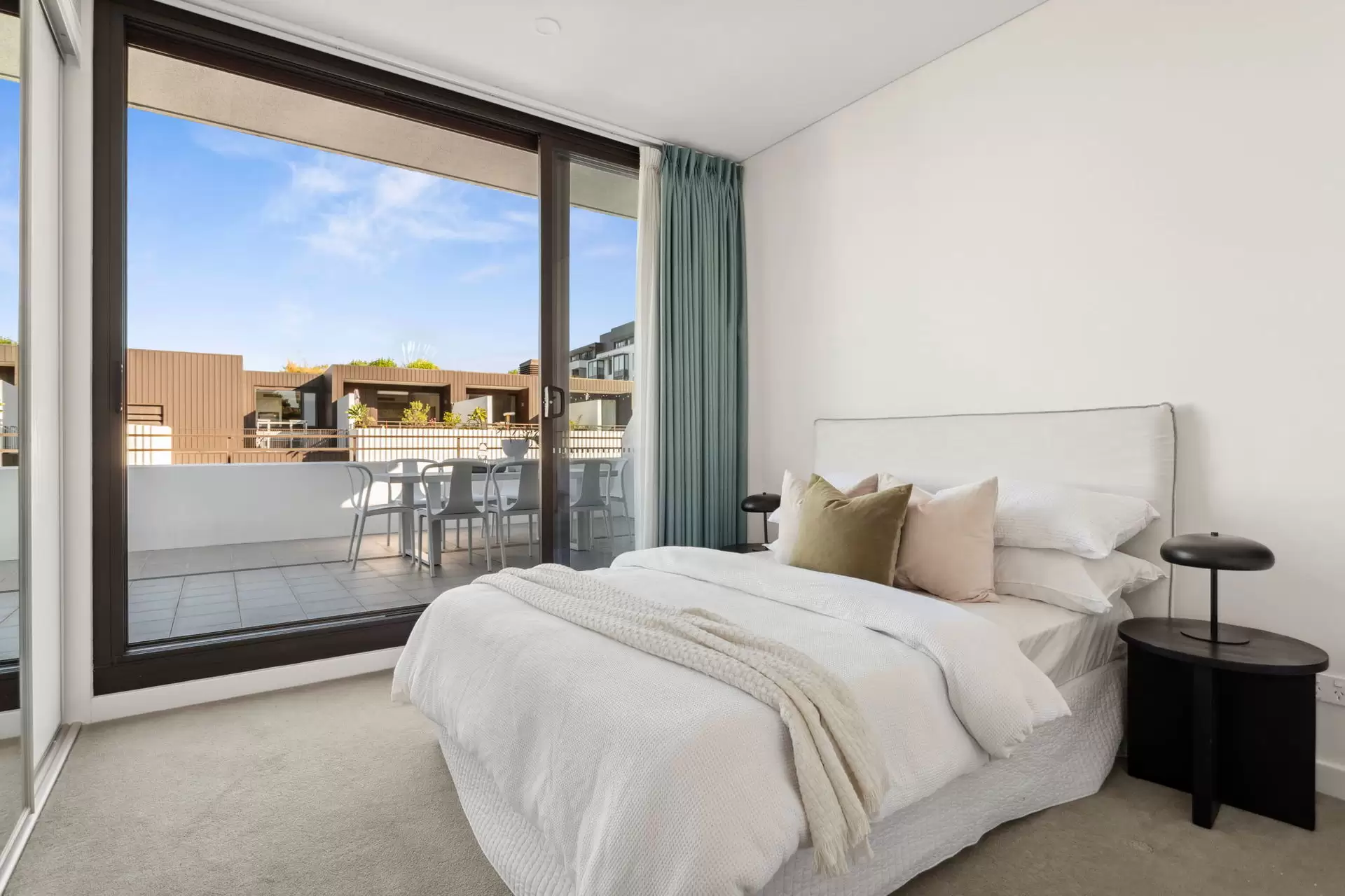 422/4 Stovemaker Lane, Erskineville Auction by Sydney Sotheby's International Realty - image 7