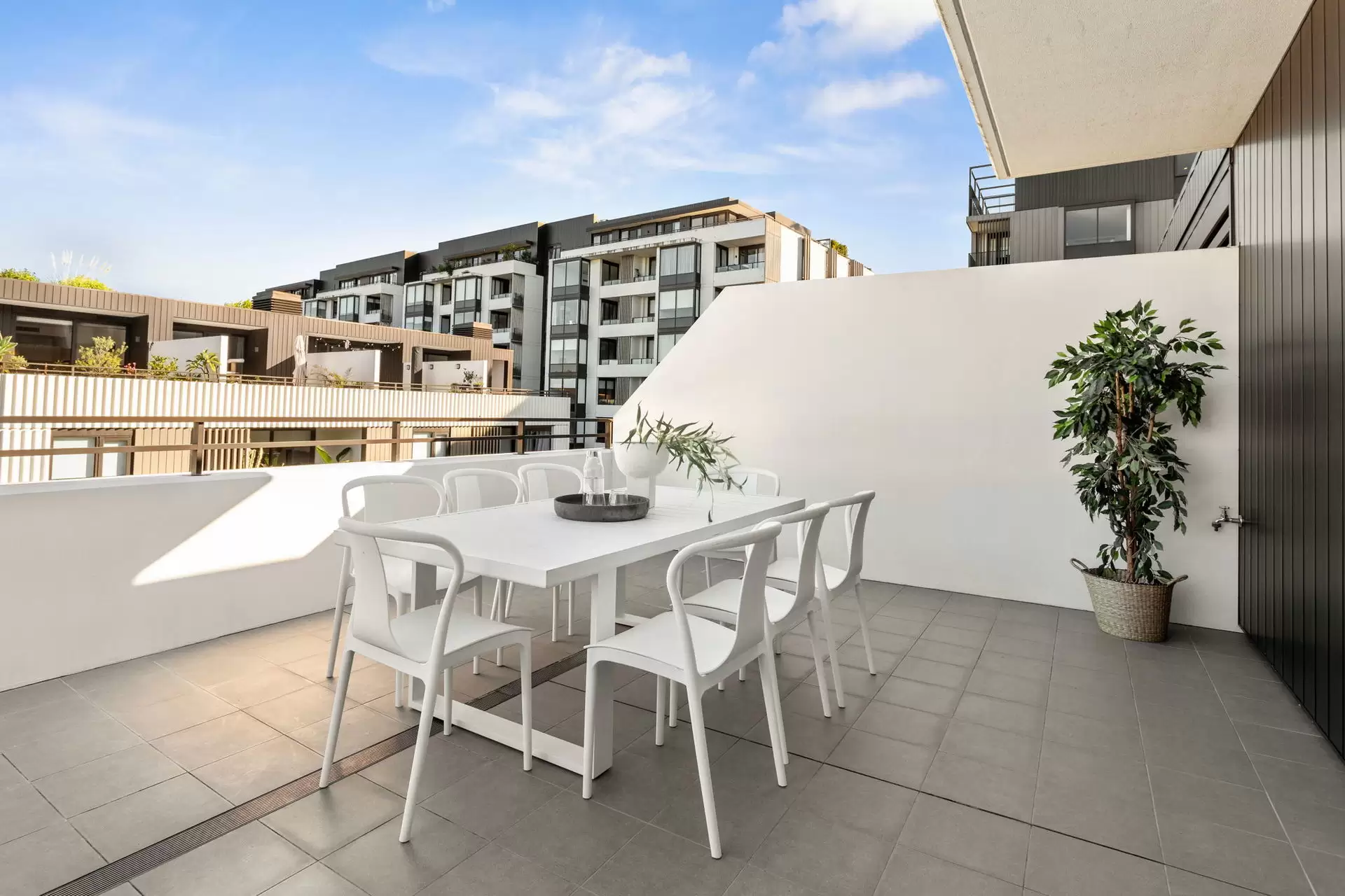 422/4 Stovemaker Lane, Erskineville Auction by Sydney Sotheby's International Realty - image 11