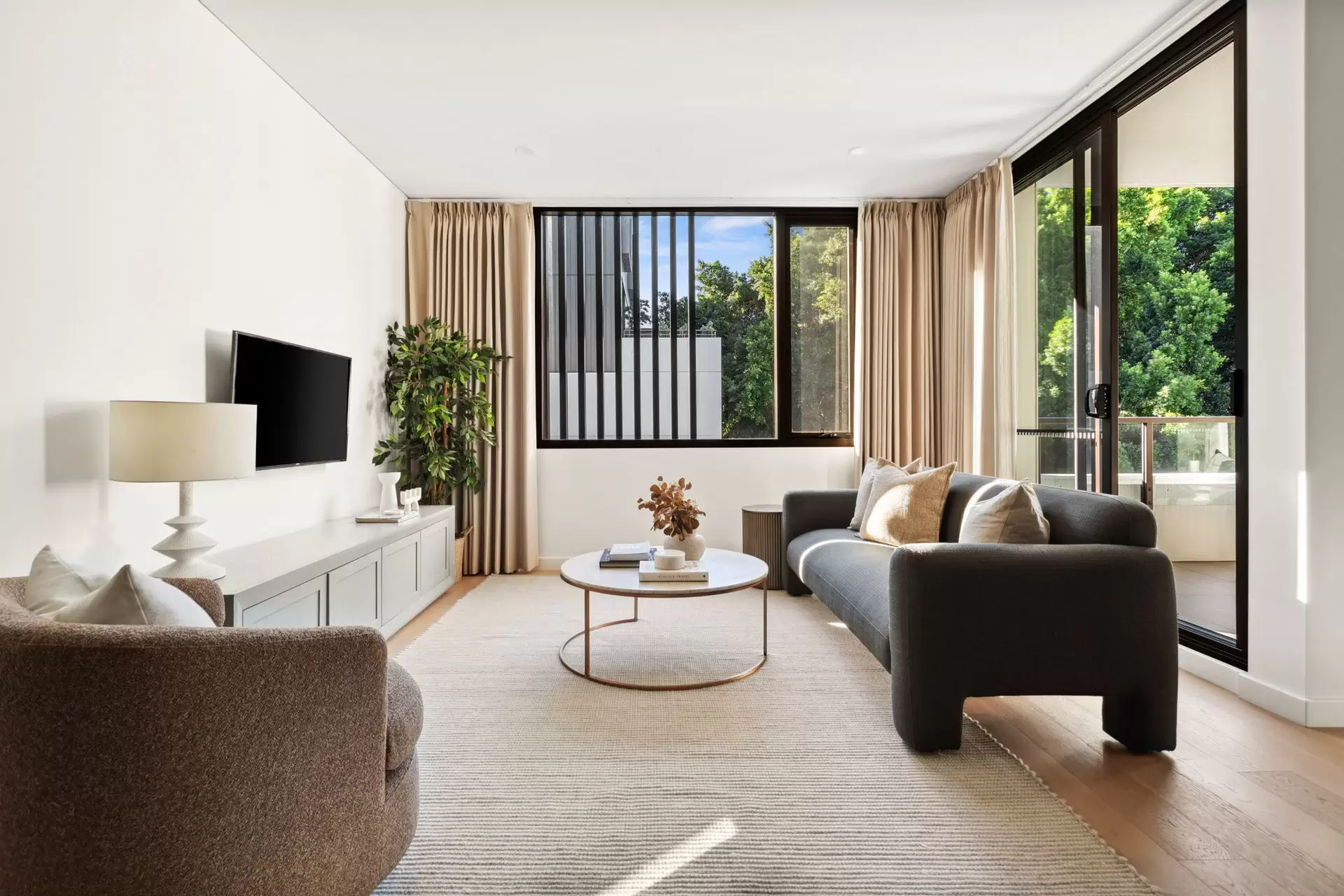 422/4 Stovemaker Lane, Erskineville Auction by Sydney Sotheby's International Realty - image 1