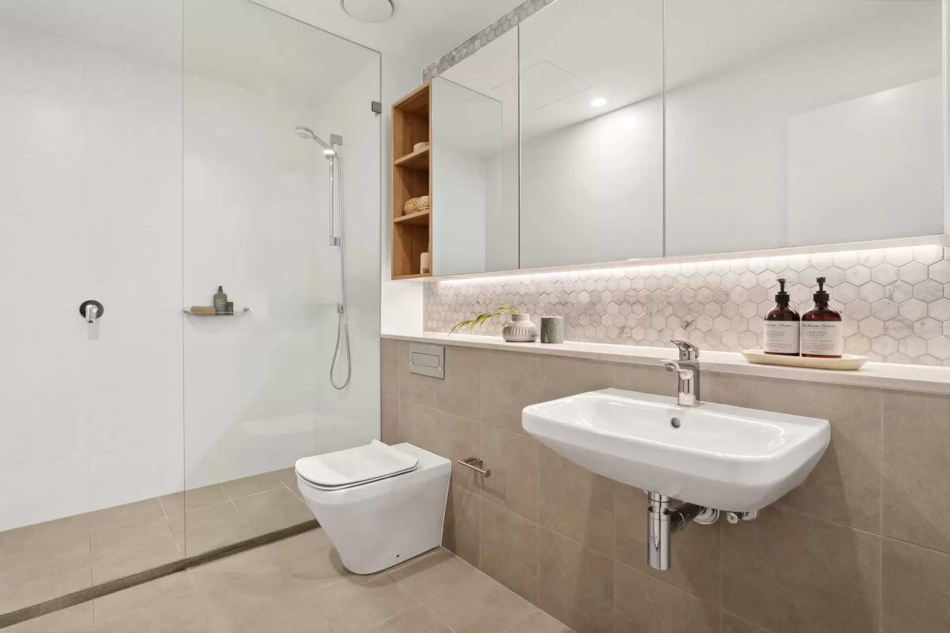 422/4 Stovemaker Lane, Erskineville Auction by Sydney Sotheby's International Realty - image 6