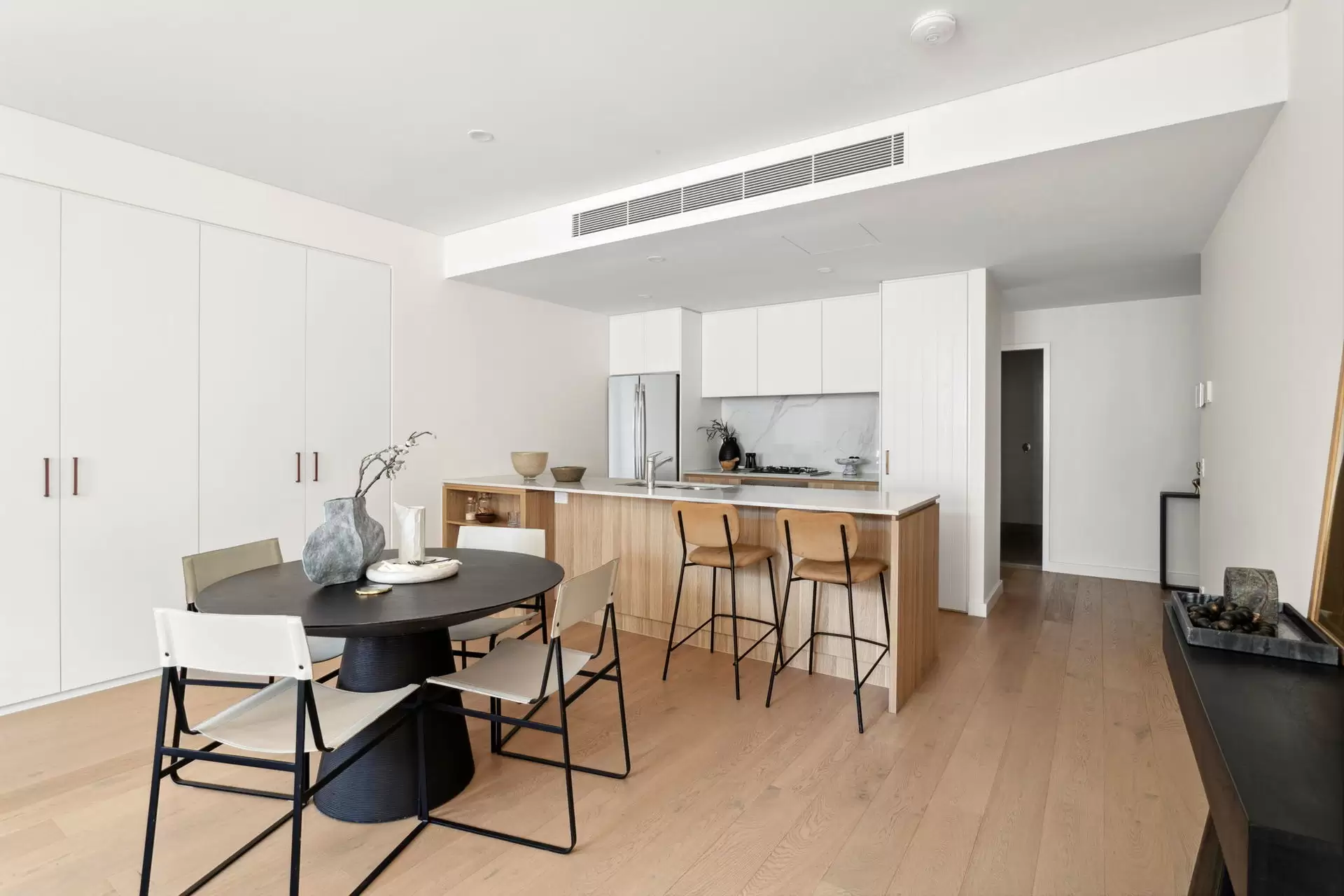422/4 Stovemaker Lane, Erskineville Auction by Sydney Sotheby's International Realty - image 2