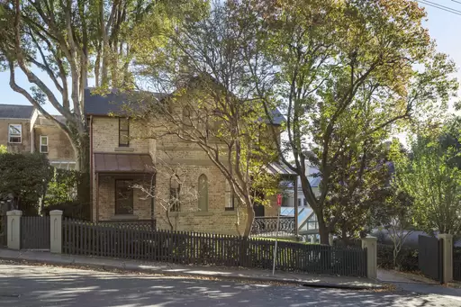 38 Great Thorne Street, Edgecliff Auction by Sydney Sotheby's International Realty