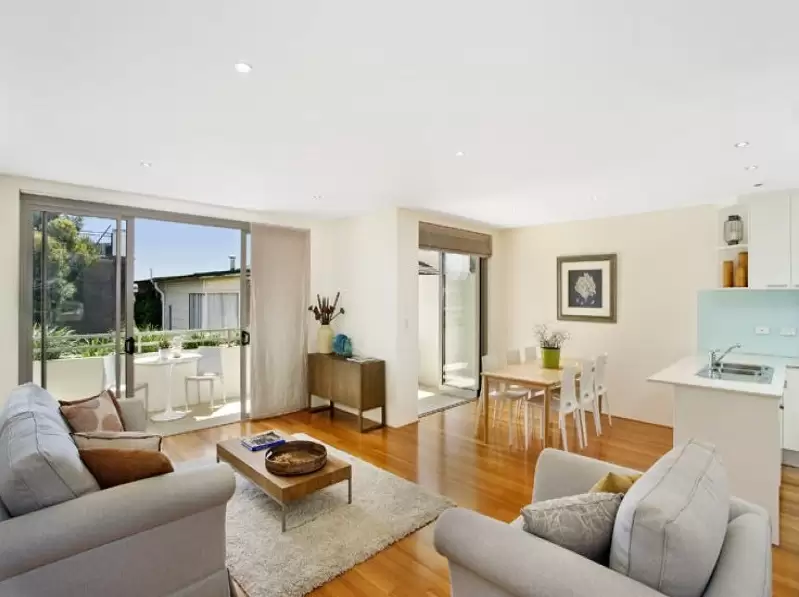 12/3 Alexander Street, Coogee For Sale by Sydney Sotheby's International Realty - image 2