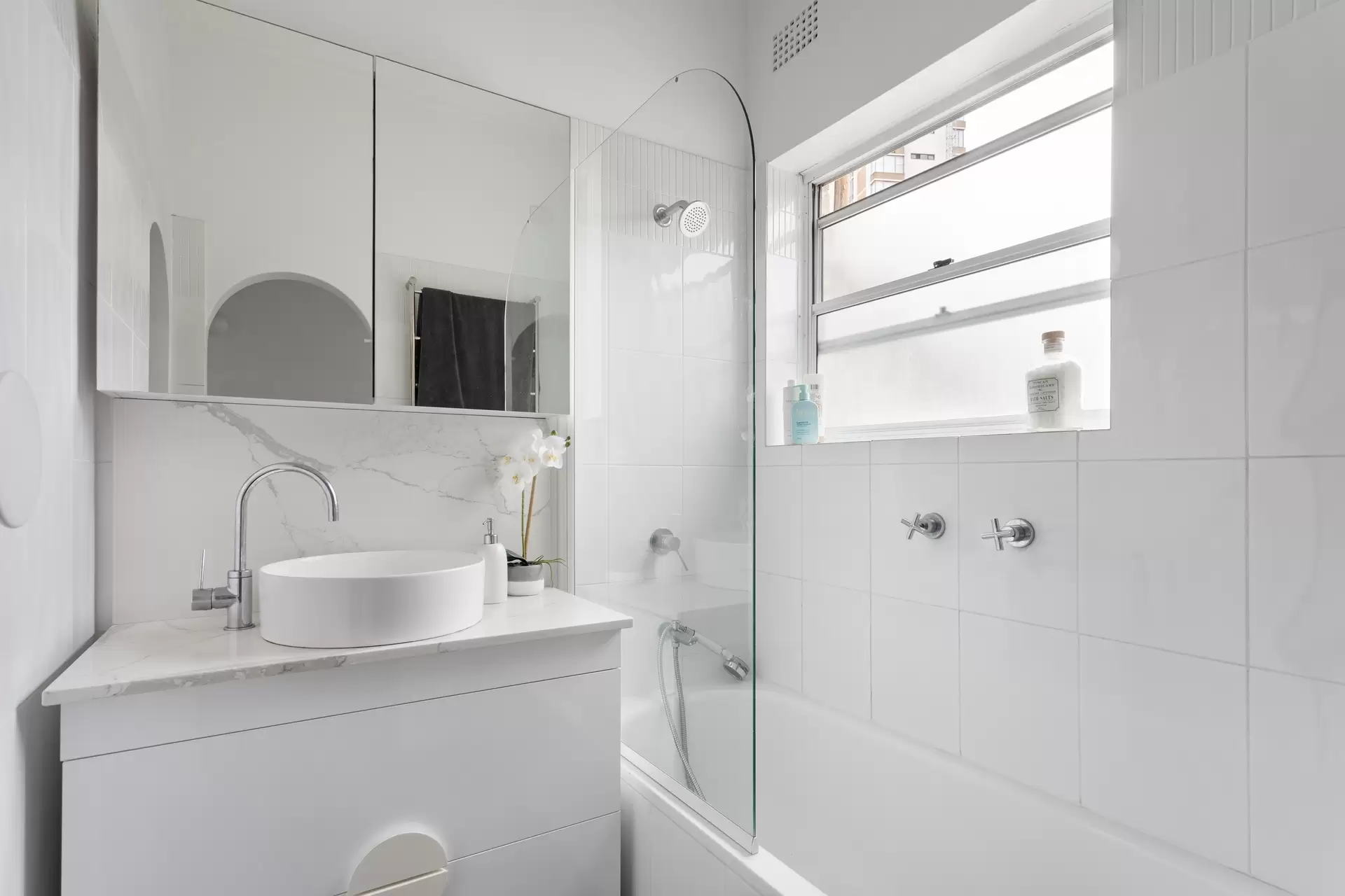13/164 New South Head Road, Edgecliff Auction by Sydney Sotheby's International Realty - image 1