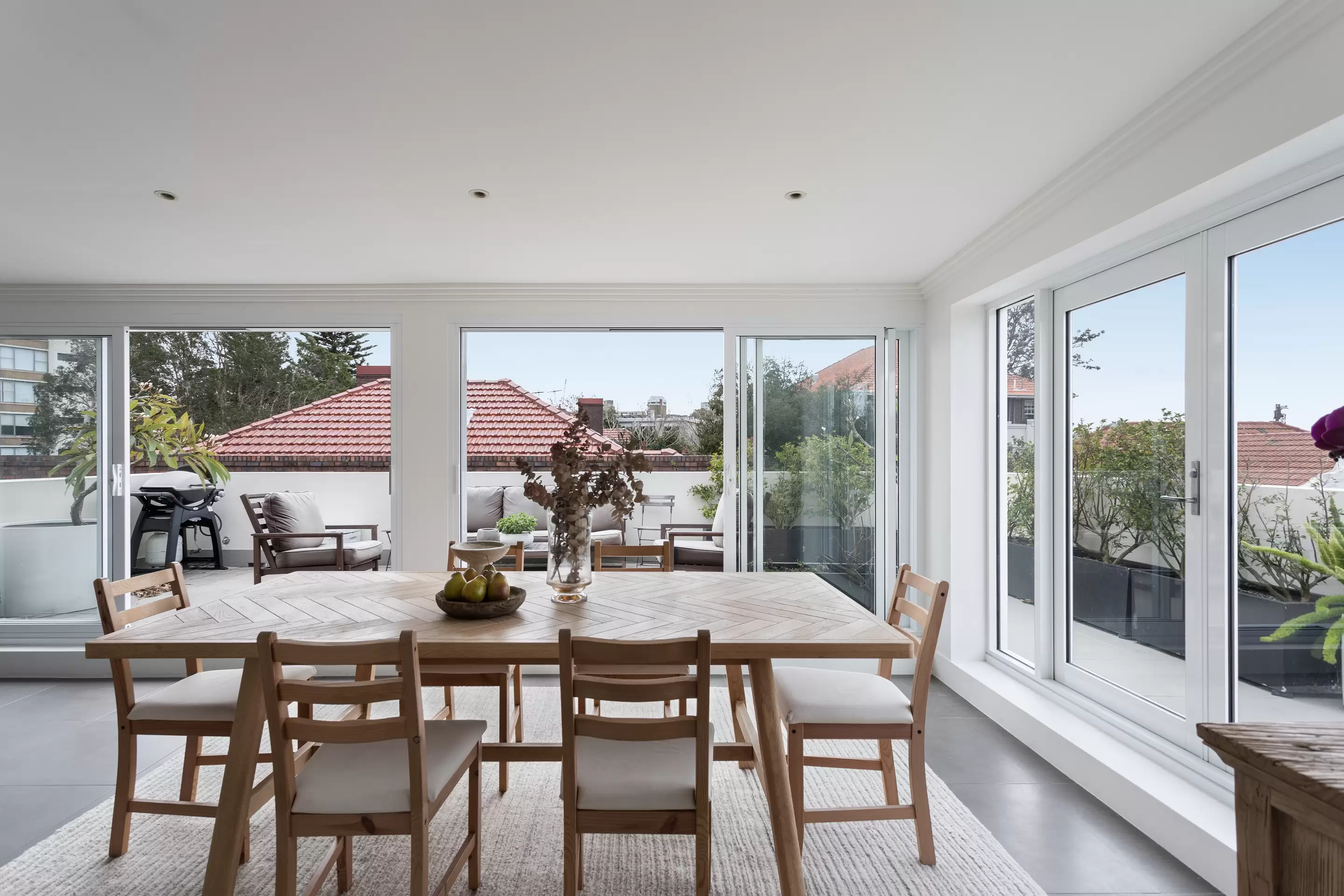 13/164 New South Head Road, Edgecliff Auction by Sydney Sotheby's International Realty - image 5