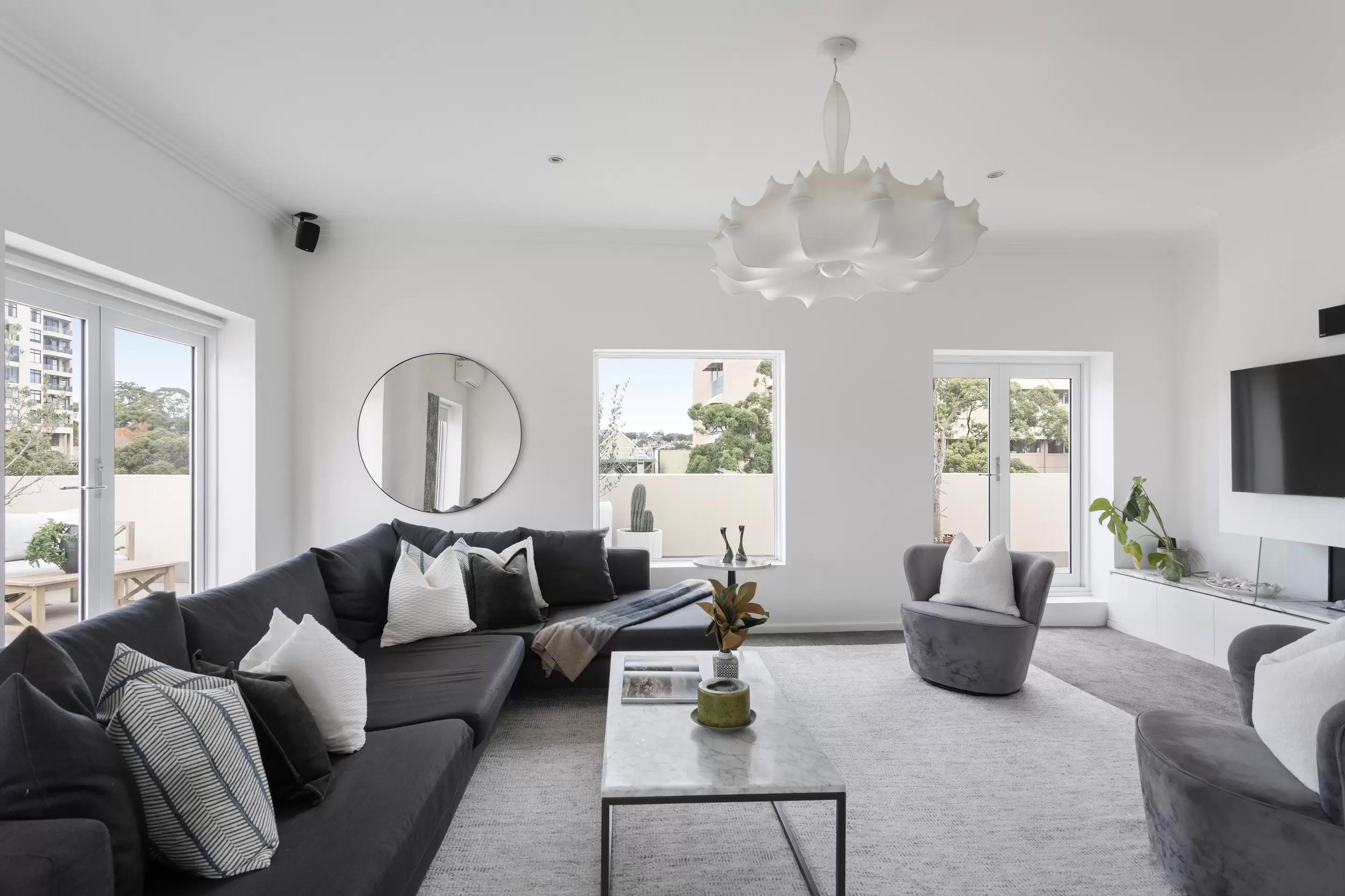 13/164 New South Head Road, Edgecliff Auction by Sydney Sotheby's International Realty - image 2