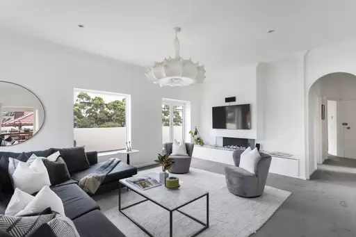 13/164 New South Head Road, Edgecliff Auction by Sydney Sotheby's International Realty